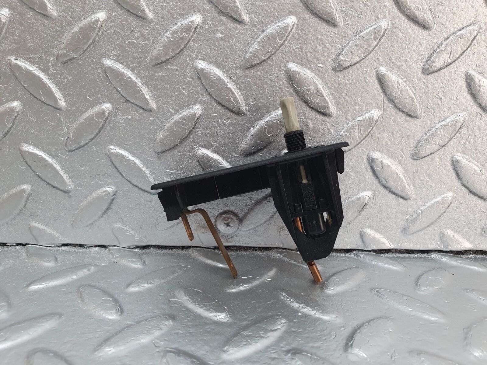 42948 Mercedes-Benz W201 190 2.0L Trunk Boot Light Switch 2018201211