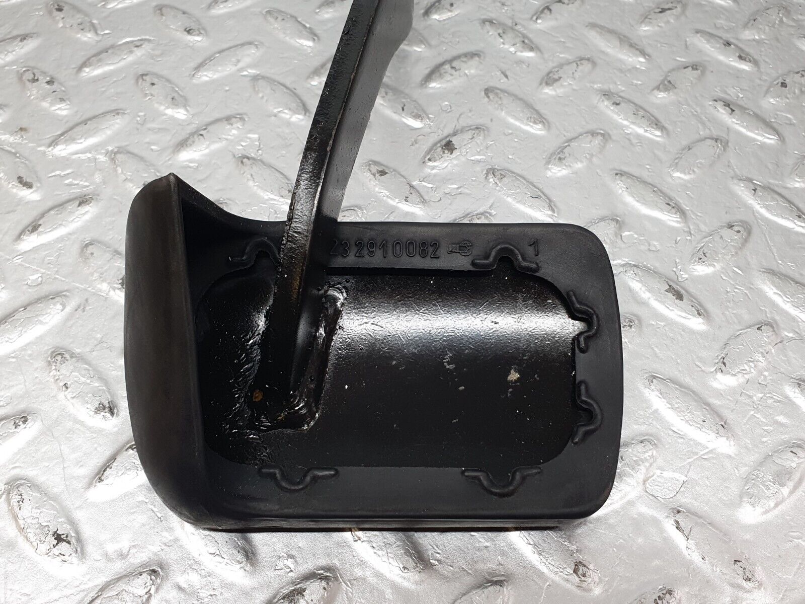 43896 Mercedes-Benz C123 230CE Coupe Brake Pedal With Rubber 1232910082