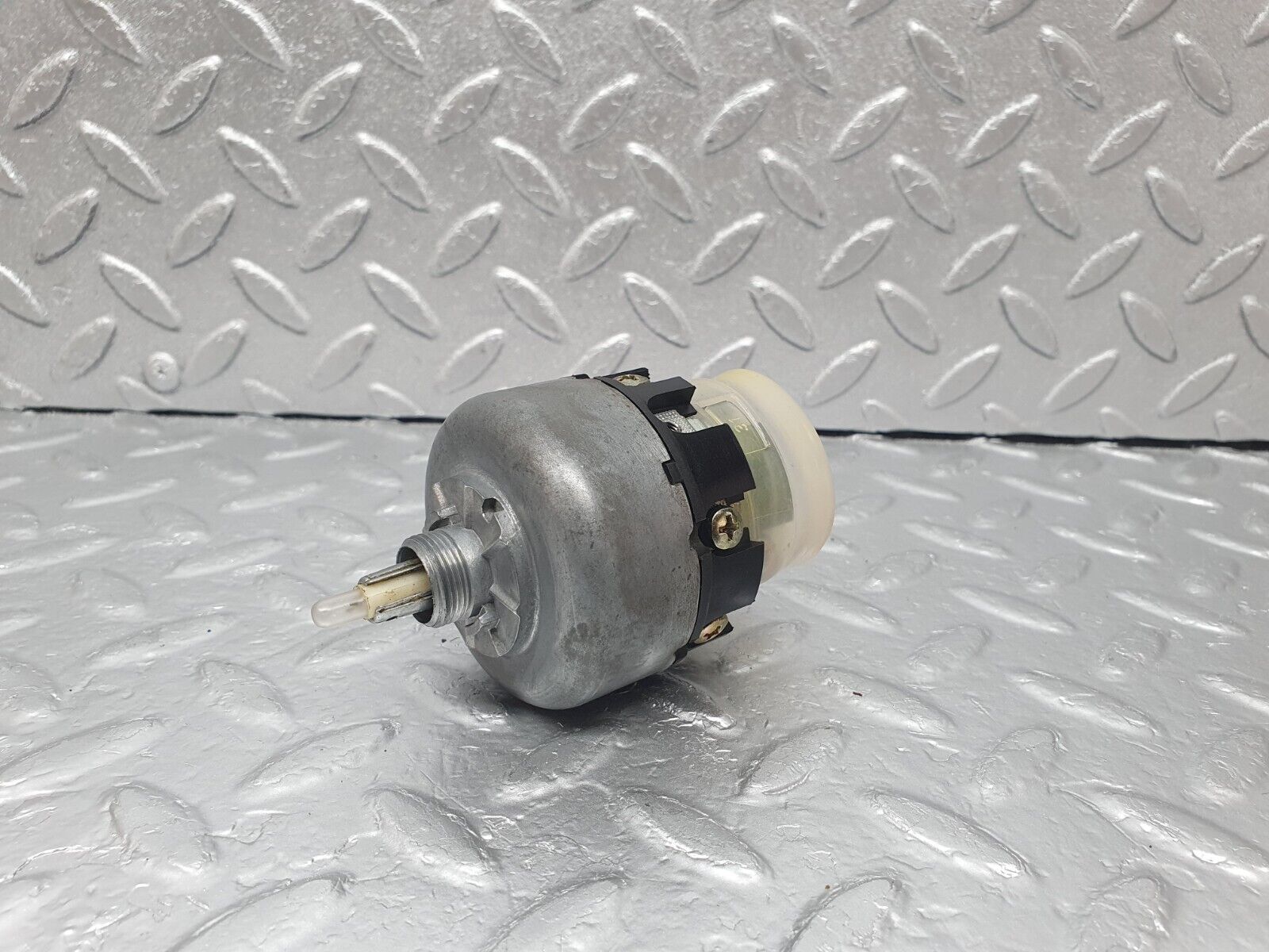 43534 Mercedes-Benz C126 380SEC Coupe Headlight Switch