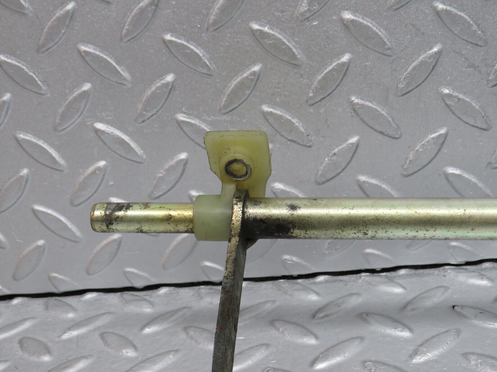 39215 Mercedes-Benz R107 500SL Accelerator Pedal Linkage