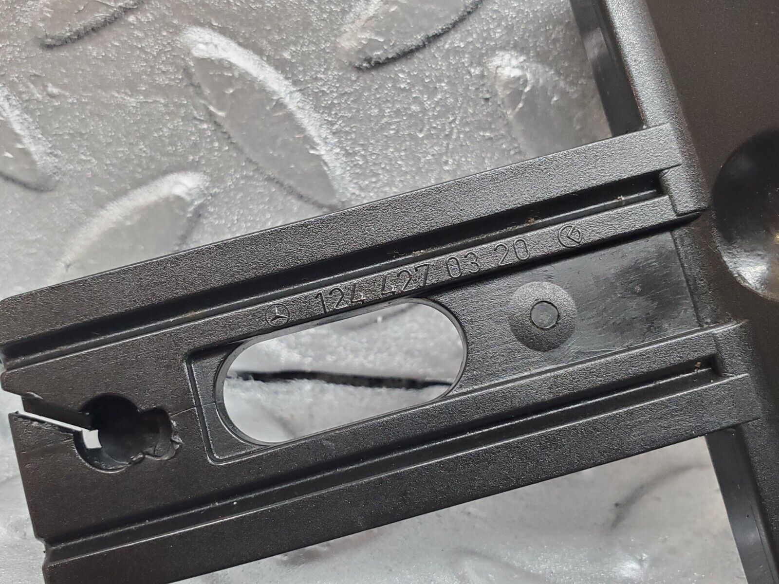 44670 Mercedes-Benz W124 220E Parking Brake Release Handle 1244270320 1244270712