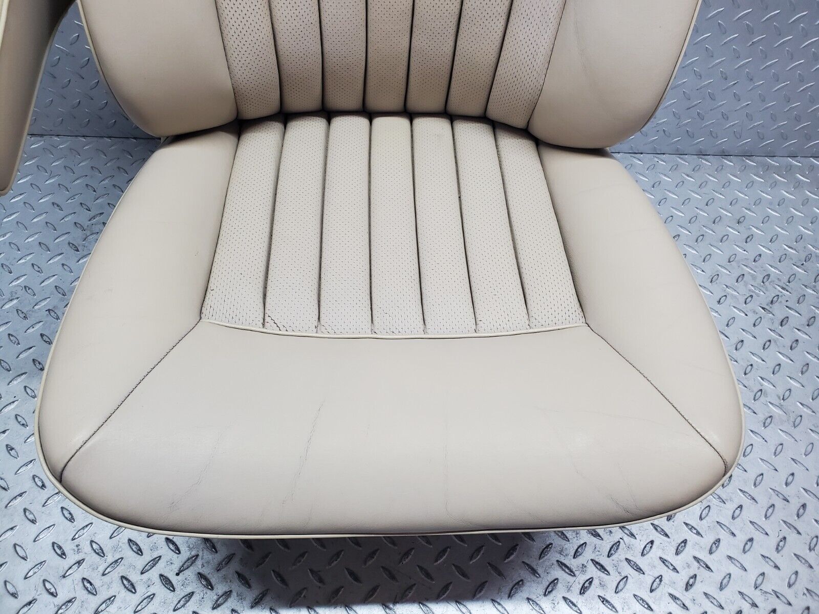 45869 Mercedes-Benz W126 420SE Front Left Electric Seat Leather Beige 1269102650