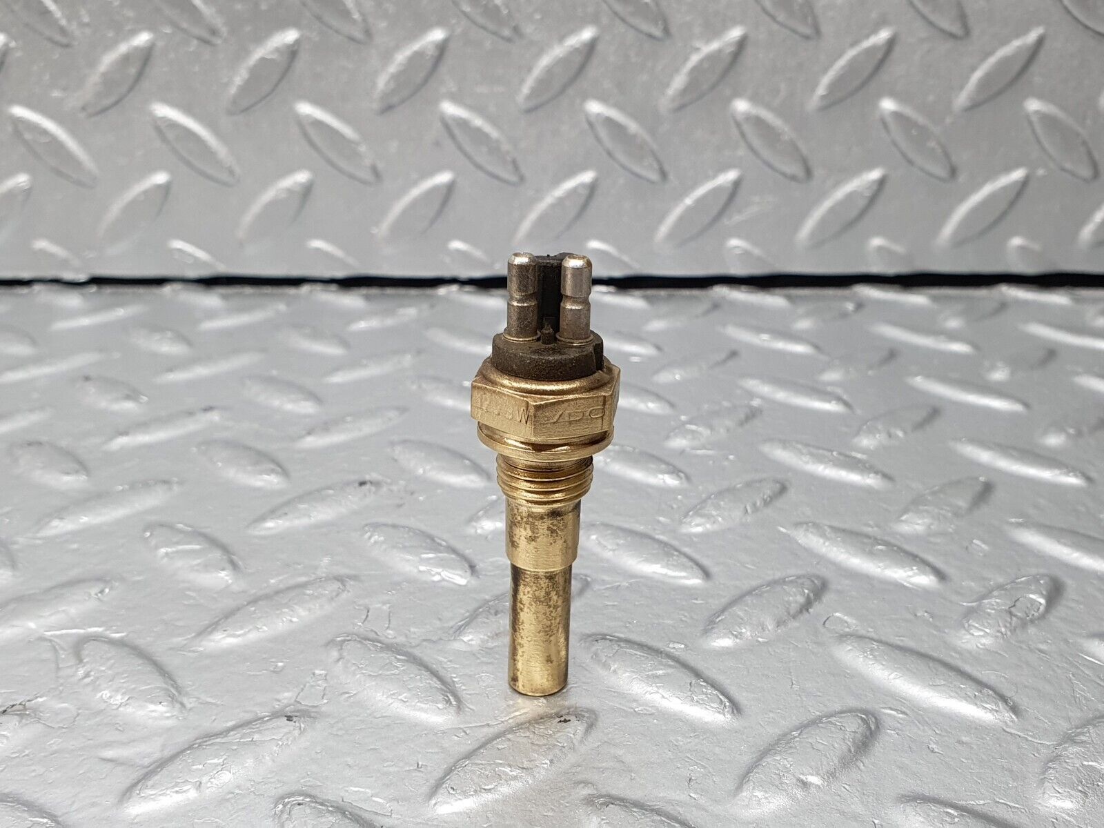 41343 Mercedes-Benz C107 R107 Coolant Temperature Sensor VDO