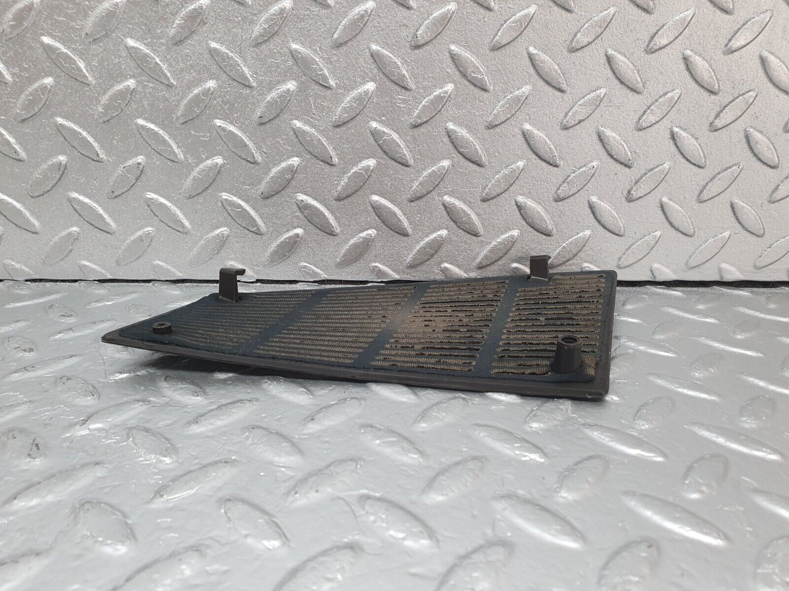 43675 Mercedes-Benz C126 380SEC Coupe Dashboard Speaker Cover Right Side