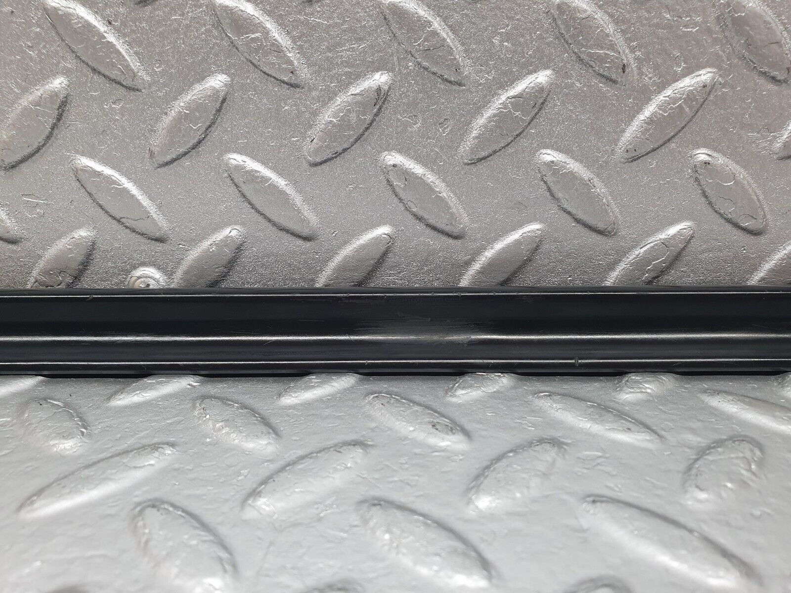 42795 Mercedes-Benz W201 190 2.0L Boot Lid Trunk Lid Handle 2017500193