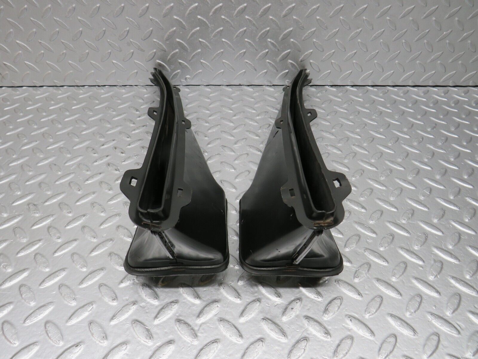 39879 Mercedes-Benz R107 350SL Dashboard Air Vent Duct Pair