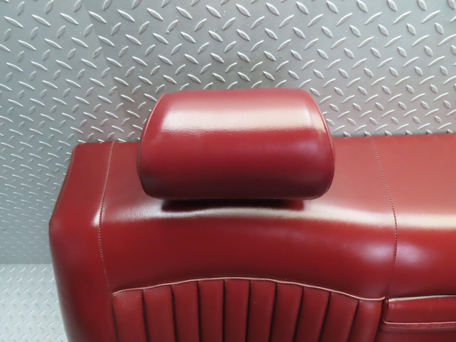 42909 Mercedes-Benz W126 300SE Rear Seat Red Leather 1269201716