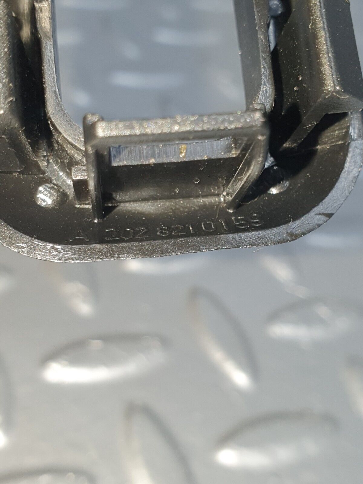 42046 Mercedes-Benz W202 C200 Window Switch Control Button Frame Housing 2028210159