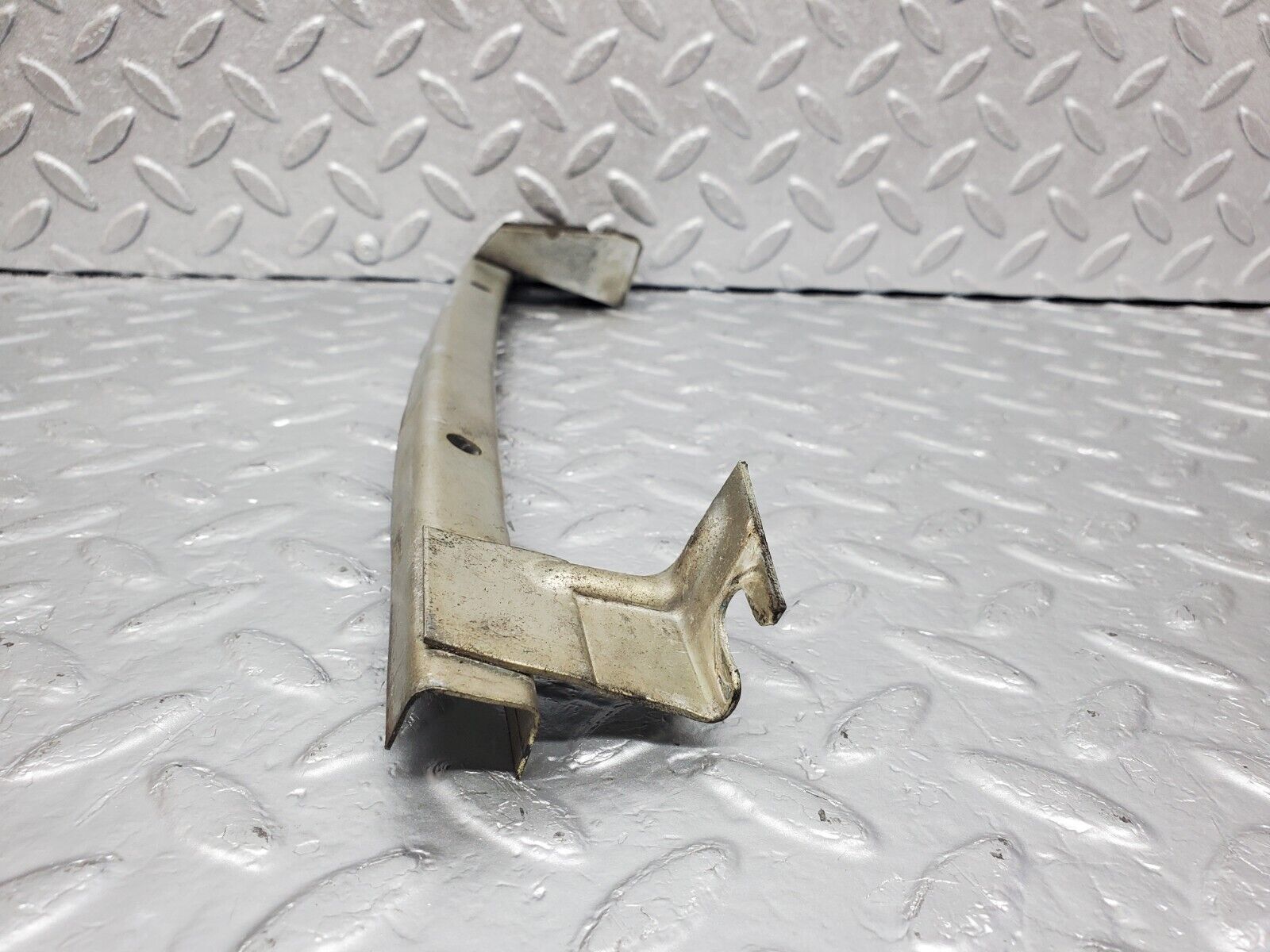 45815 Mercedes-Benz W126 420SE Rear Right Window Channel