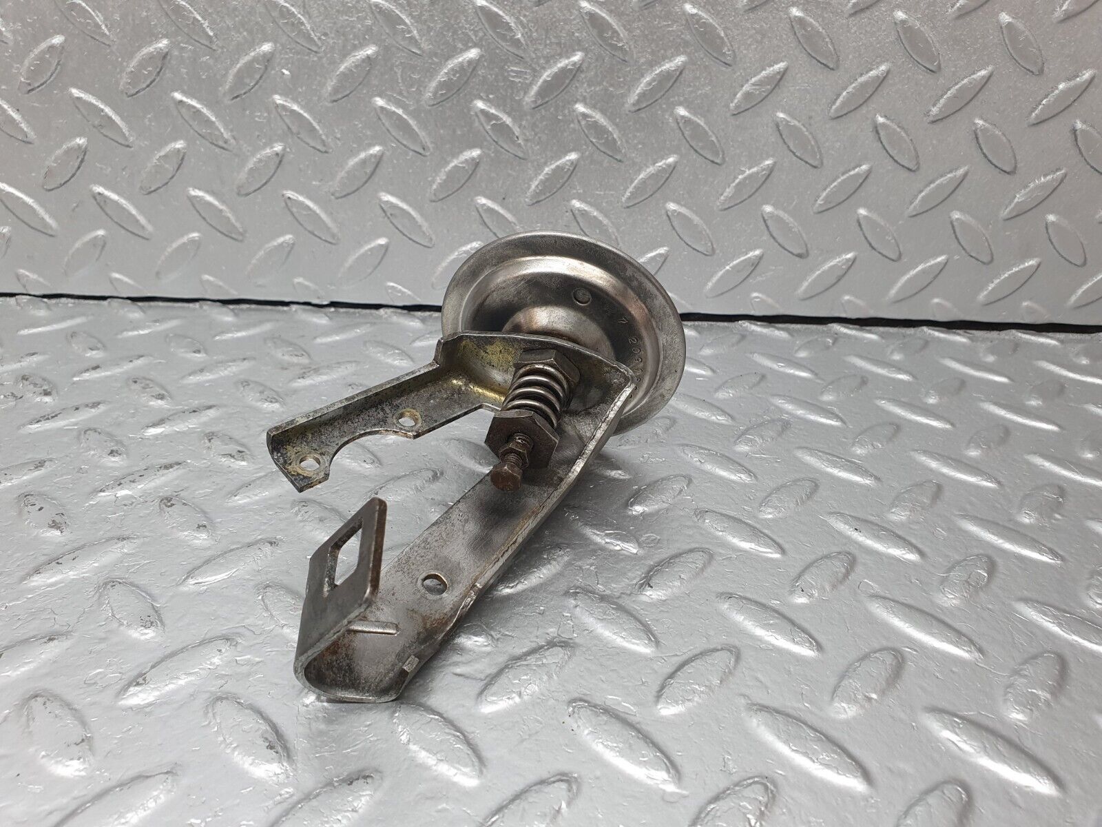 41601 Mercedes-Benz W124 200E Carburettor Vacuum Valve 7 209 18000