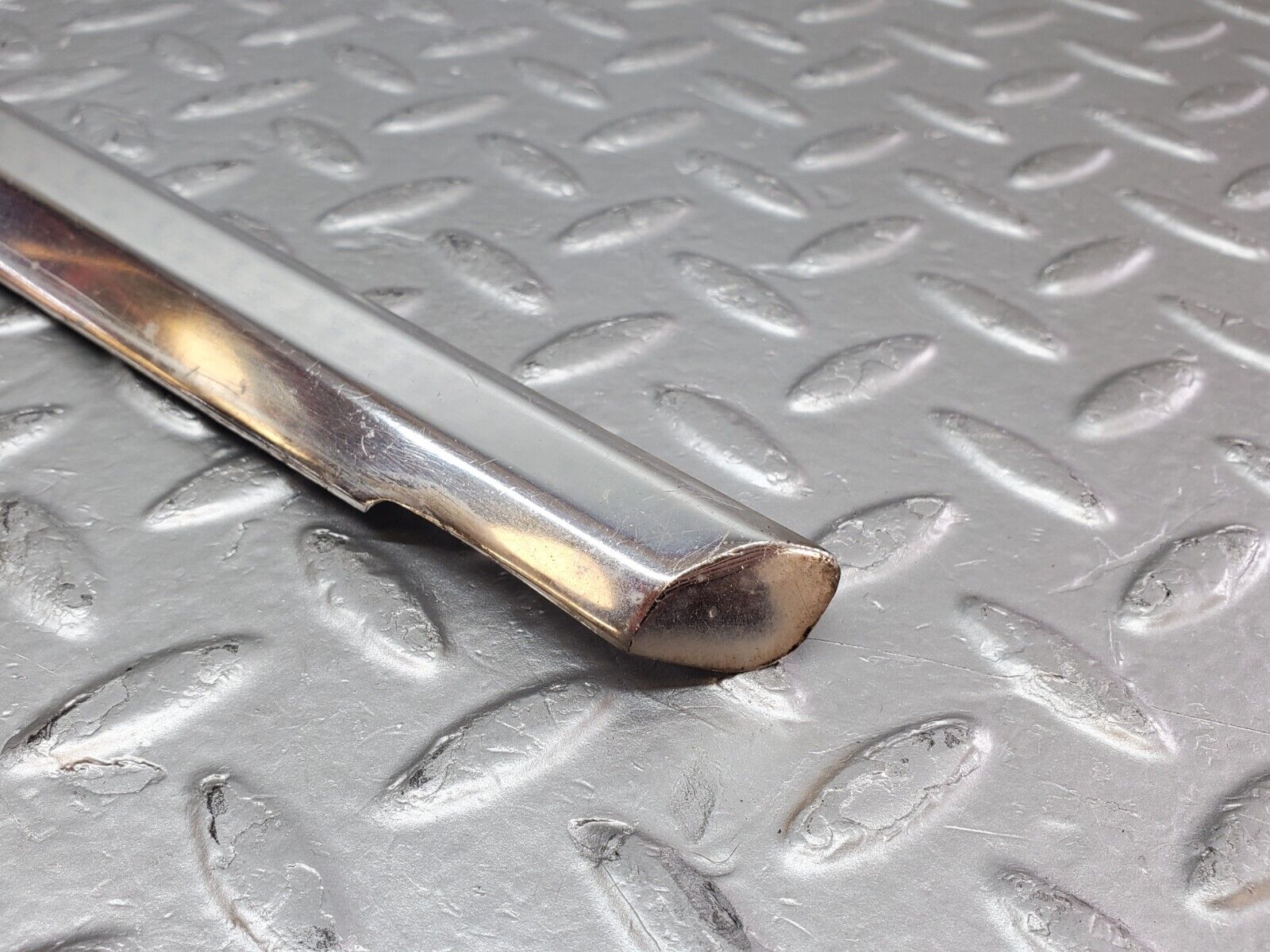 45810 Mercedes-Benz W126 420SE Rear Right Door Chrome Moulding Trim