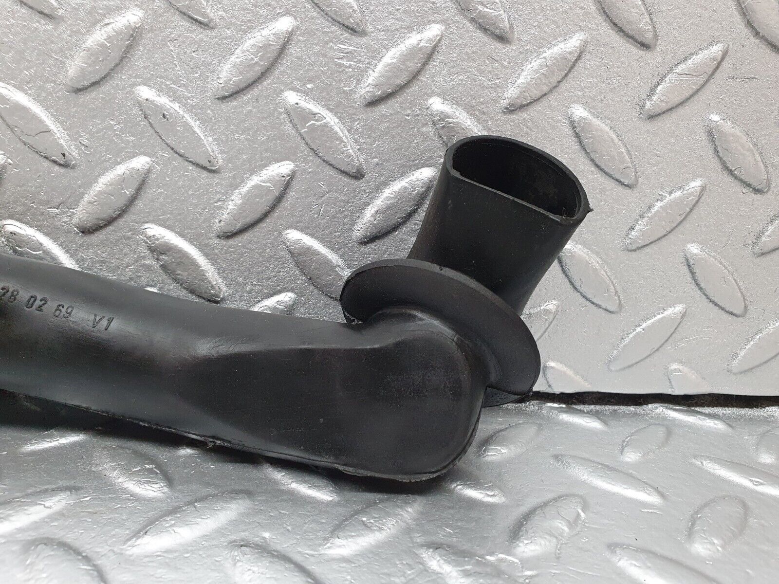 42555 Mercedes-Benz R129 320SL Coupe Water Drain Hose Pipe Right Side 1296280269