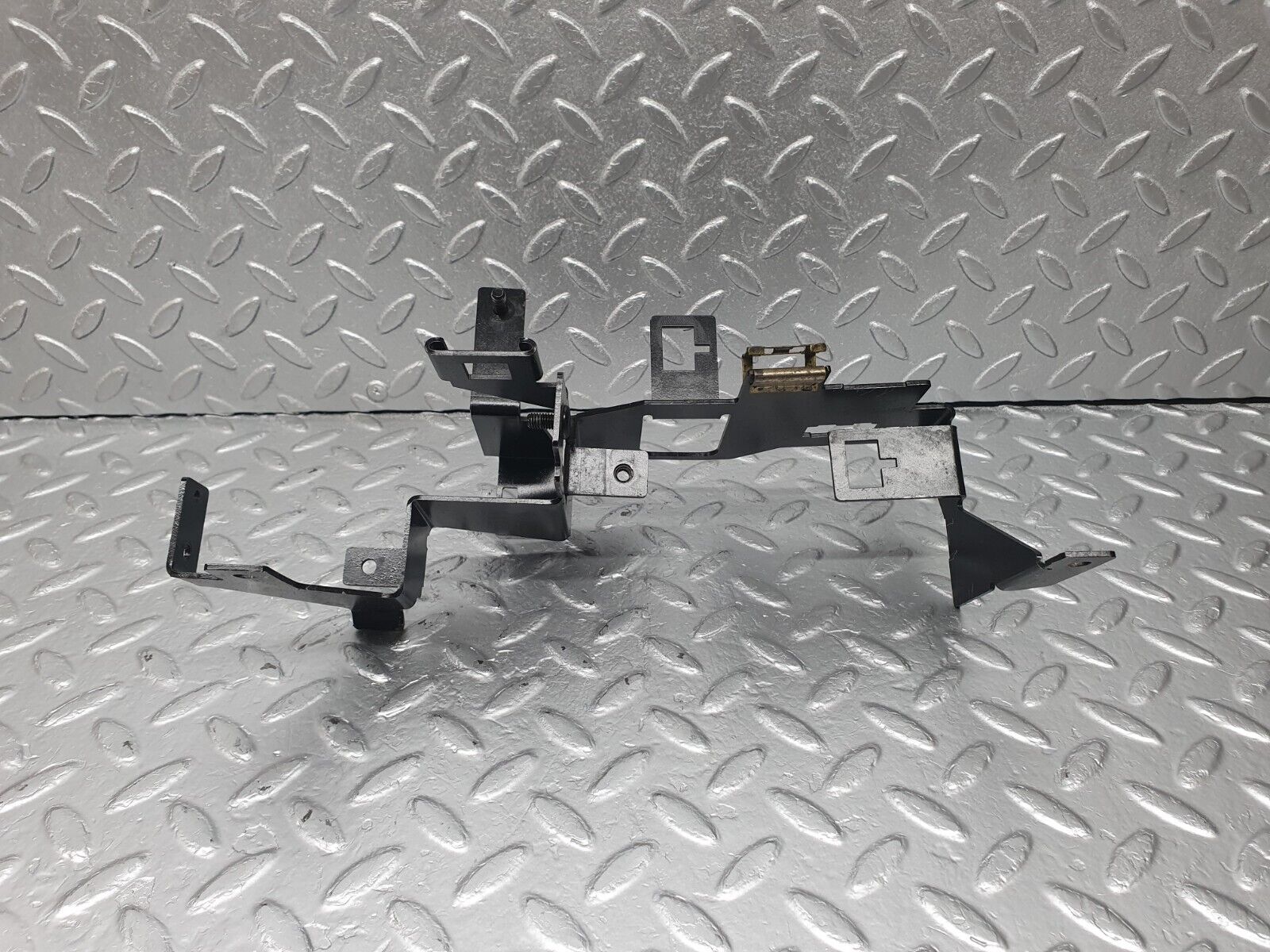 42471 Mercedes-Benz R129 320SL Coupe Relay Bracket