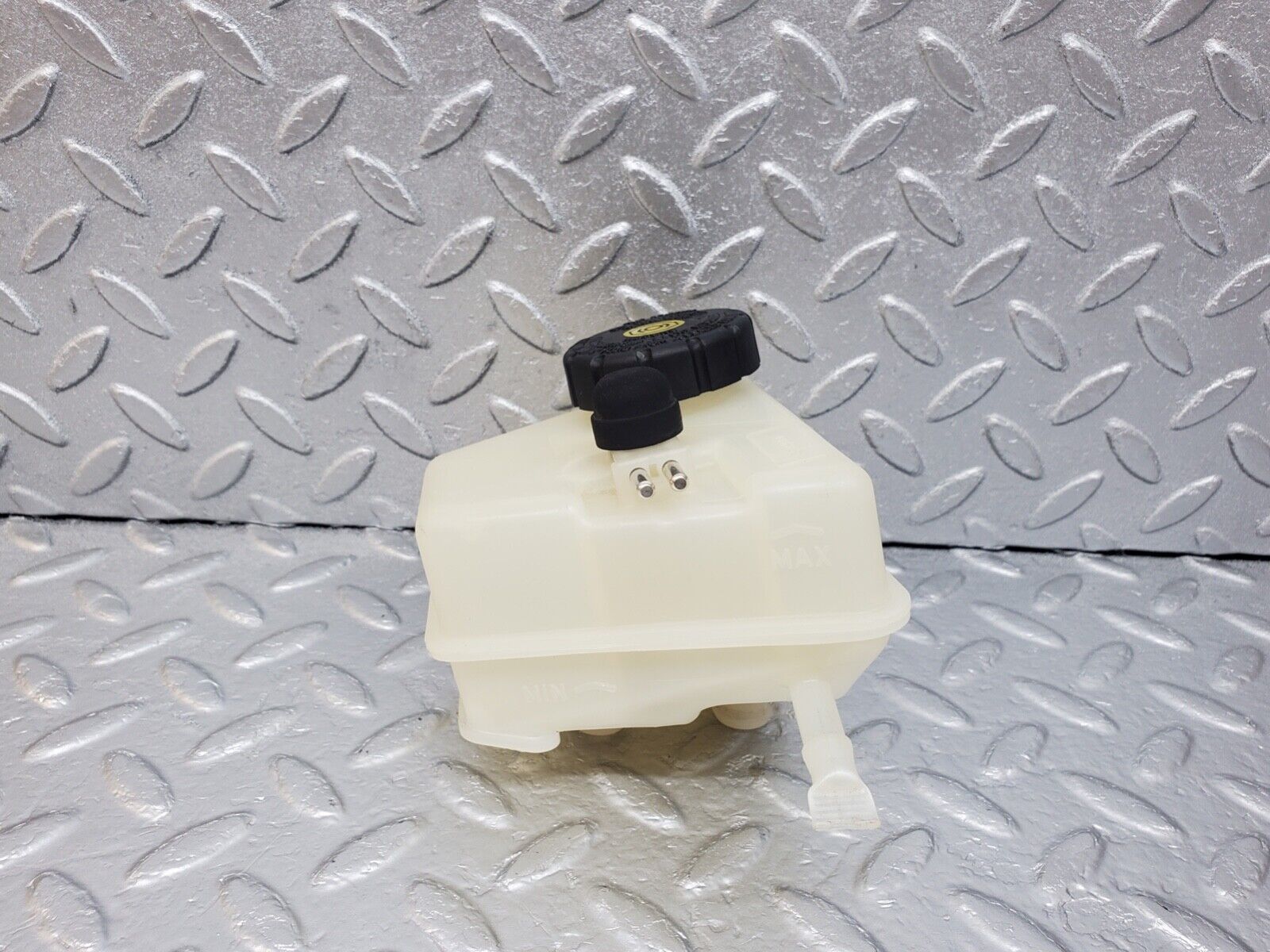 44656 Mercedes-Benz W124 220E Brake Fluid Reservoir Tank 2024300002