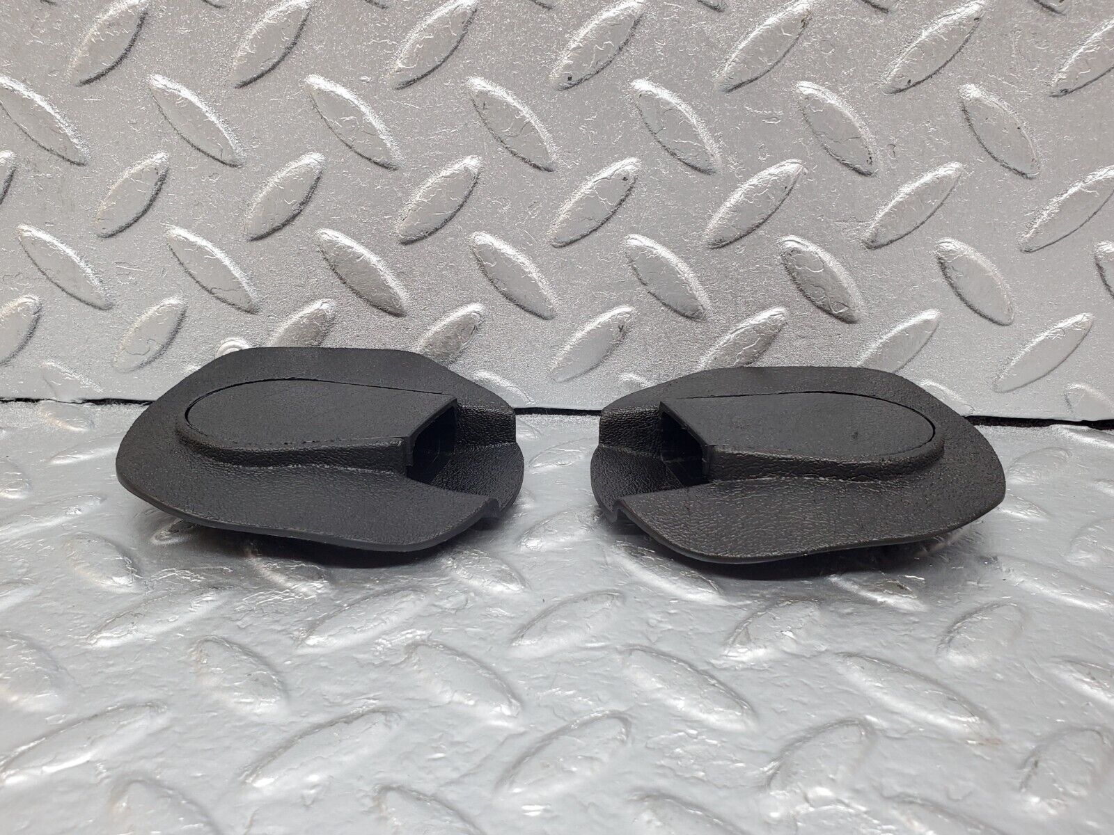 44463 Mercedes-Benz W123 280E Seat Belt Runner Cover Trim 2x Black 1239192520 1239192920 1239192620 1239193020