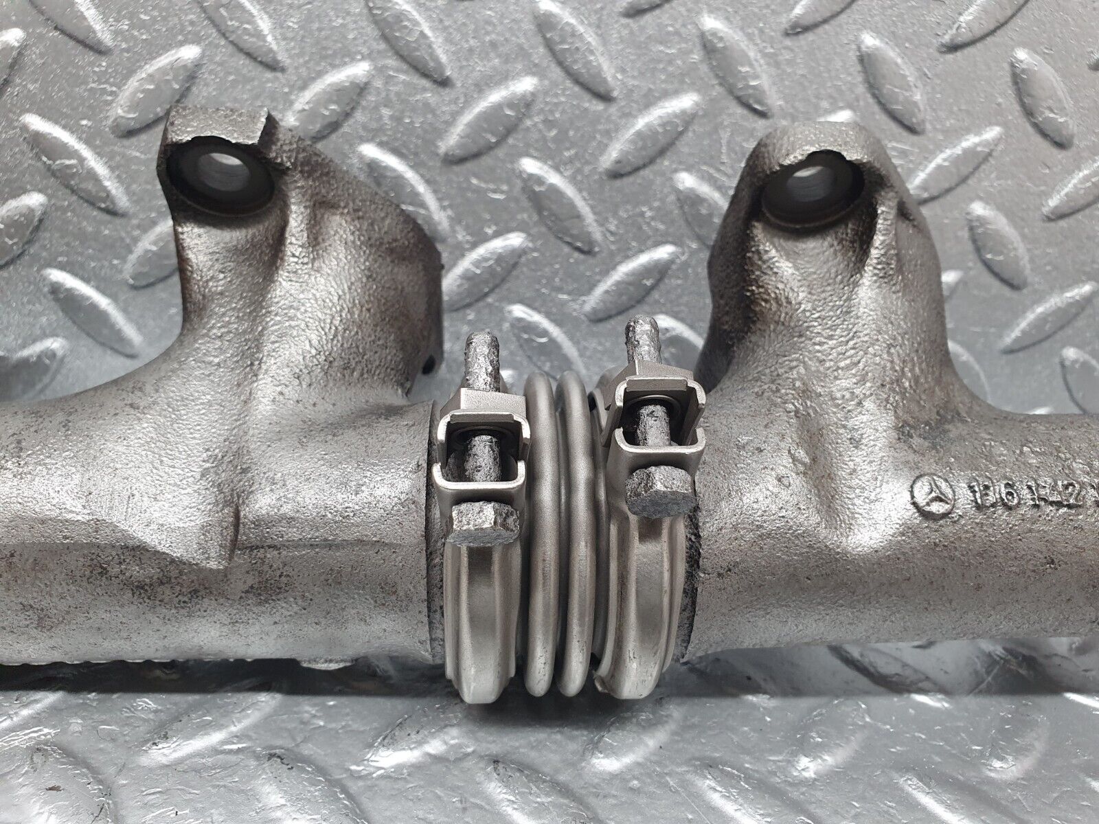 43605 Mercedes-Benz C126 380SEC Coupe Exhaust Manifold Left Side 1161420502