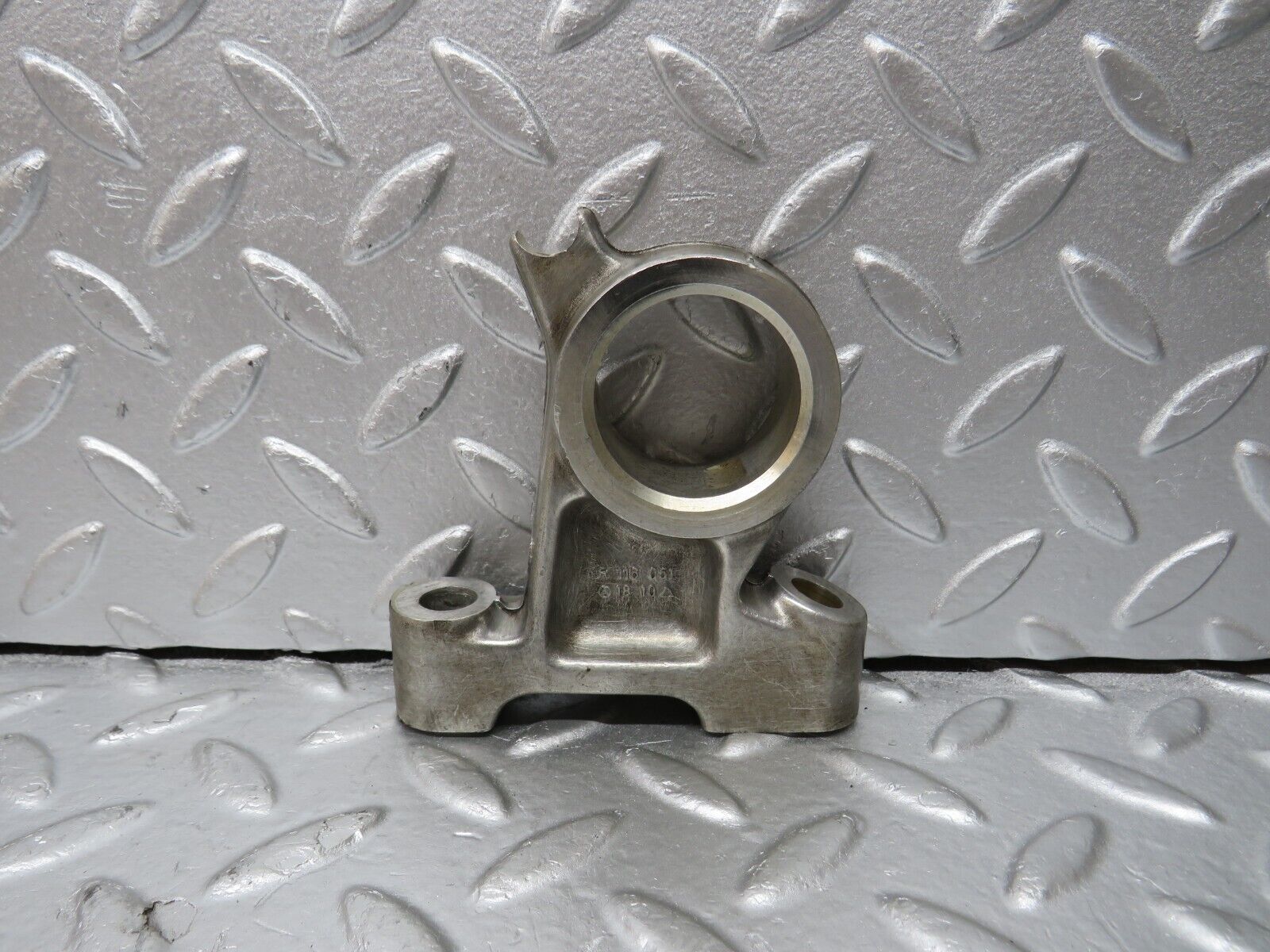 33088 Mercedes-Benz C107 R107 350 V8 Camshaft Tower Bearing 1160511810