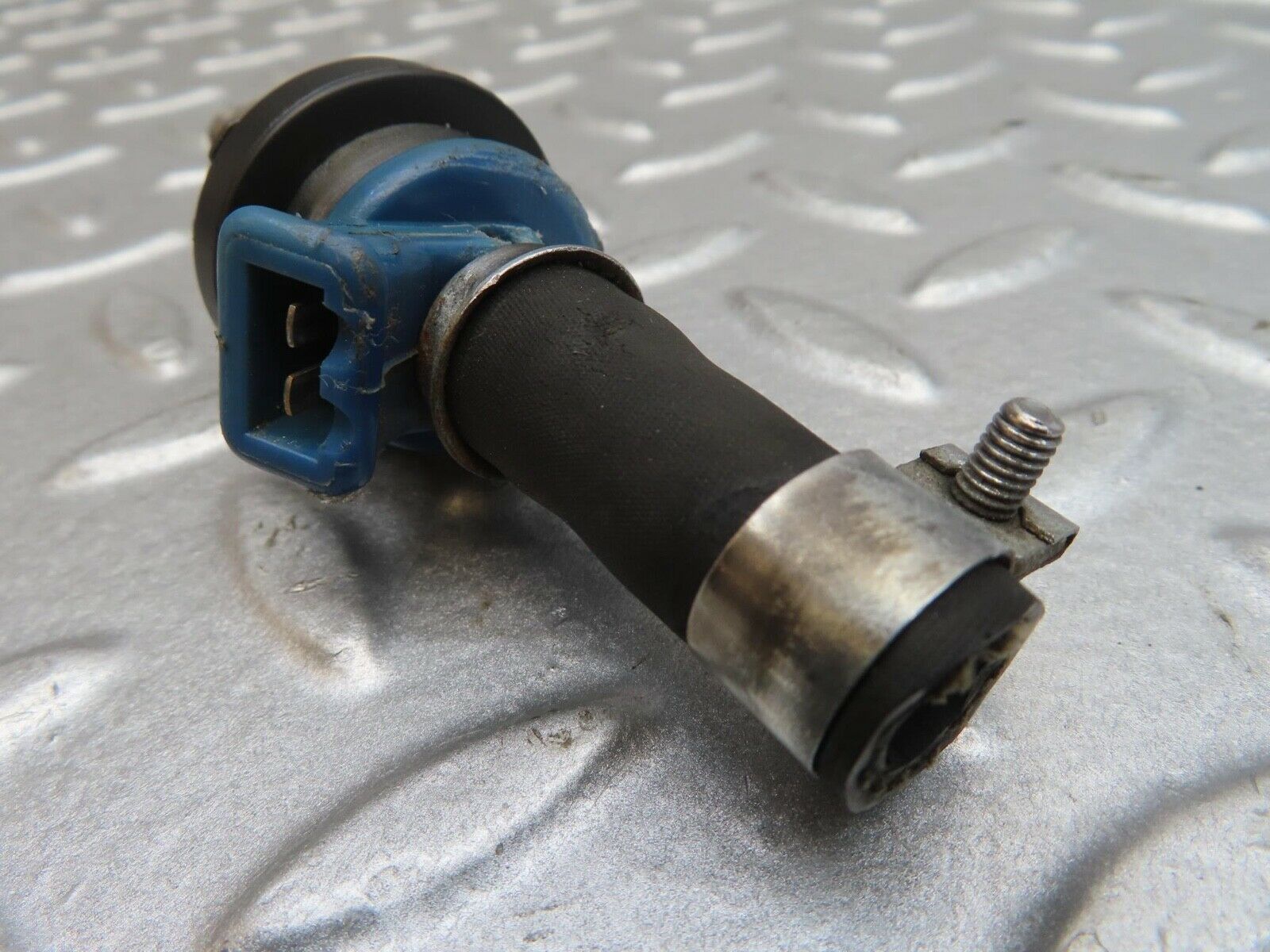 13752 Mercedes-Benz R107 450SL  Fuel Injector Bosch 0280150036