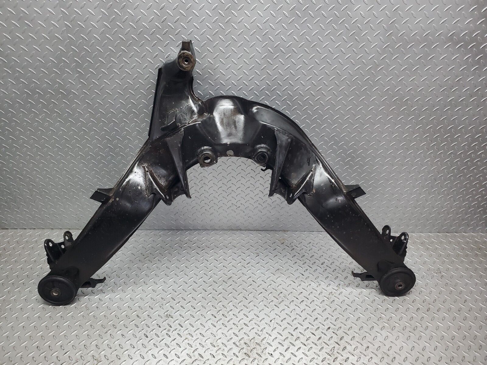 45874 Mercedes-Benz W126 420SE Rear Subframe Axle Carrier