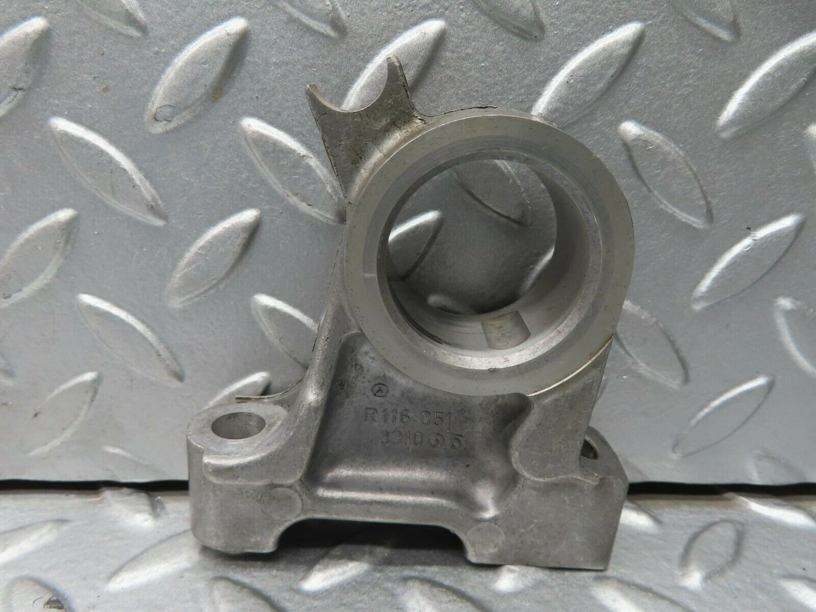 15640 Mercedes-Benz R107 450SL Camshaft Tower Bearing 1160513310