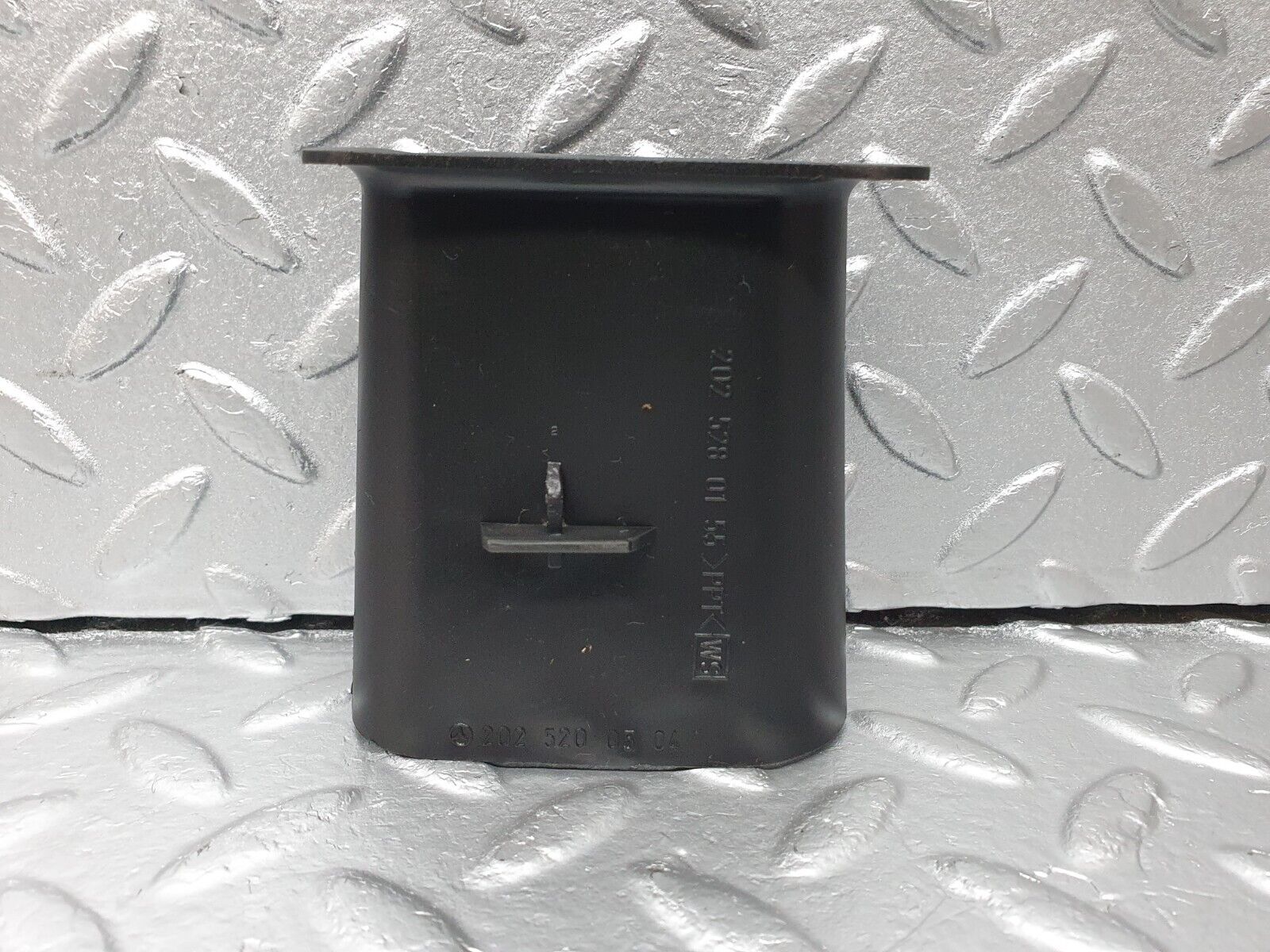 41826 Mercedes-Benz W202 C200 Engine Bay Air Duct Pipe 2025054088 2025280155