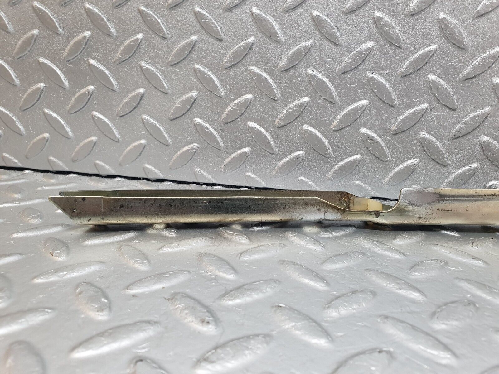 42434 Mercedes-Benz R129 320SL Coupe Right Door Front Window Channel