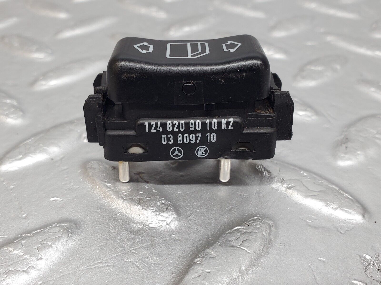 44711 Mercedes-Benz W124 220E Electric Window Switch Right Side 1248209010