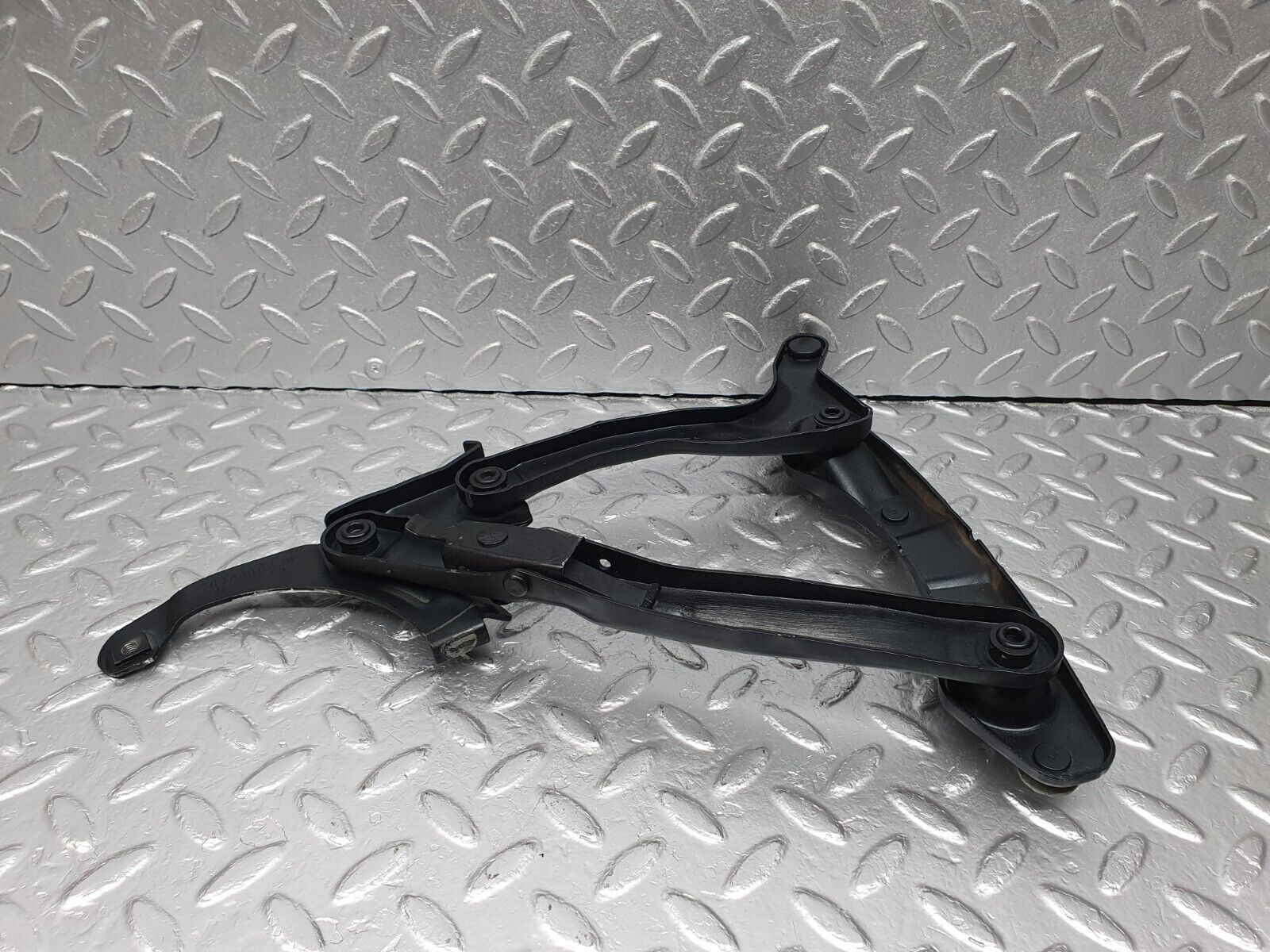 41873 Mercedes-Benz W202 C200 Bonnet Hinge Right Side 2028800228