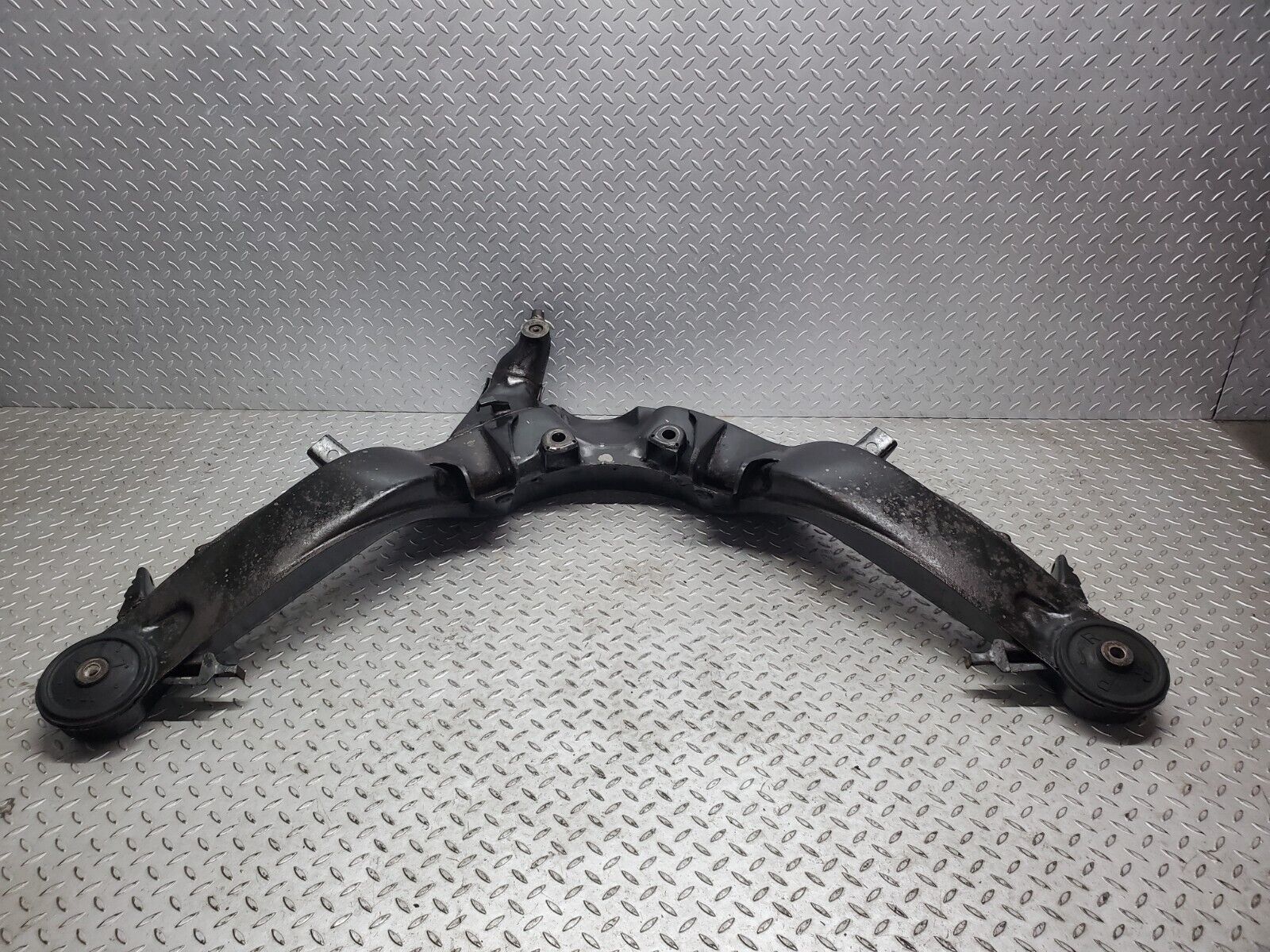 45874 Mercedes-Benz W126 420SE Rear Subframe Axle Carrier