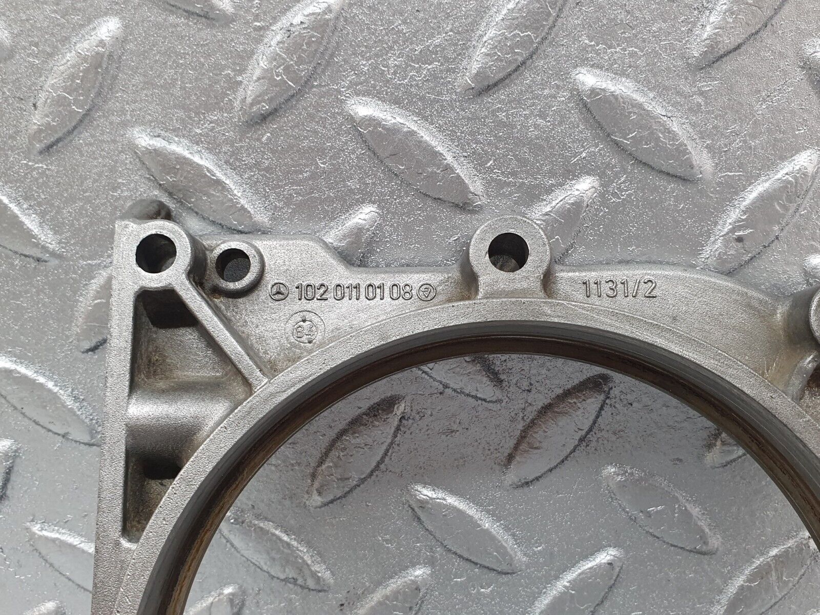 44020 Mercedes-Benz C123 230CE Coupe Crankshaft Rear Sealing Cover 1020110108