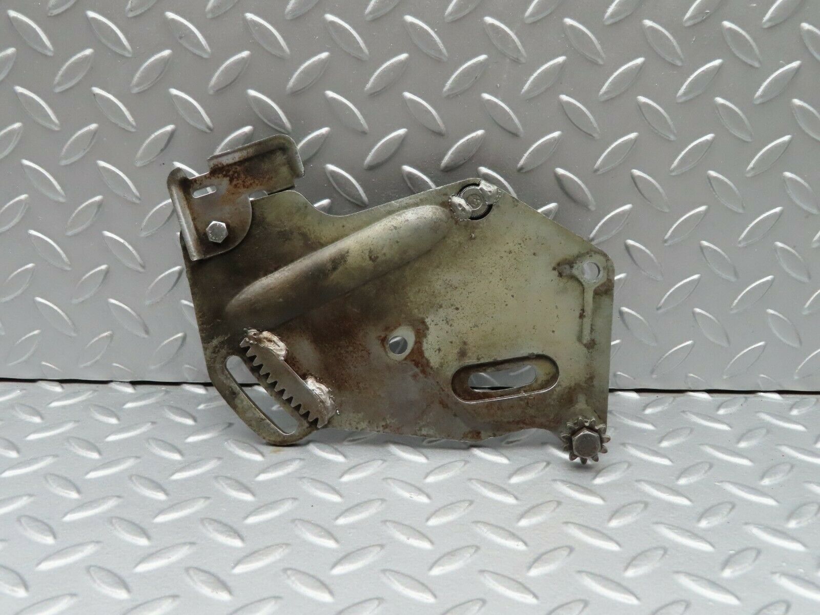 5111 Mercedes-Benz R107 350SL Power Steering Pump Mount Bracket