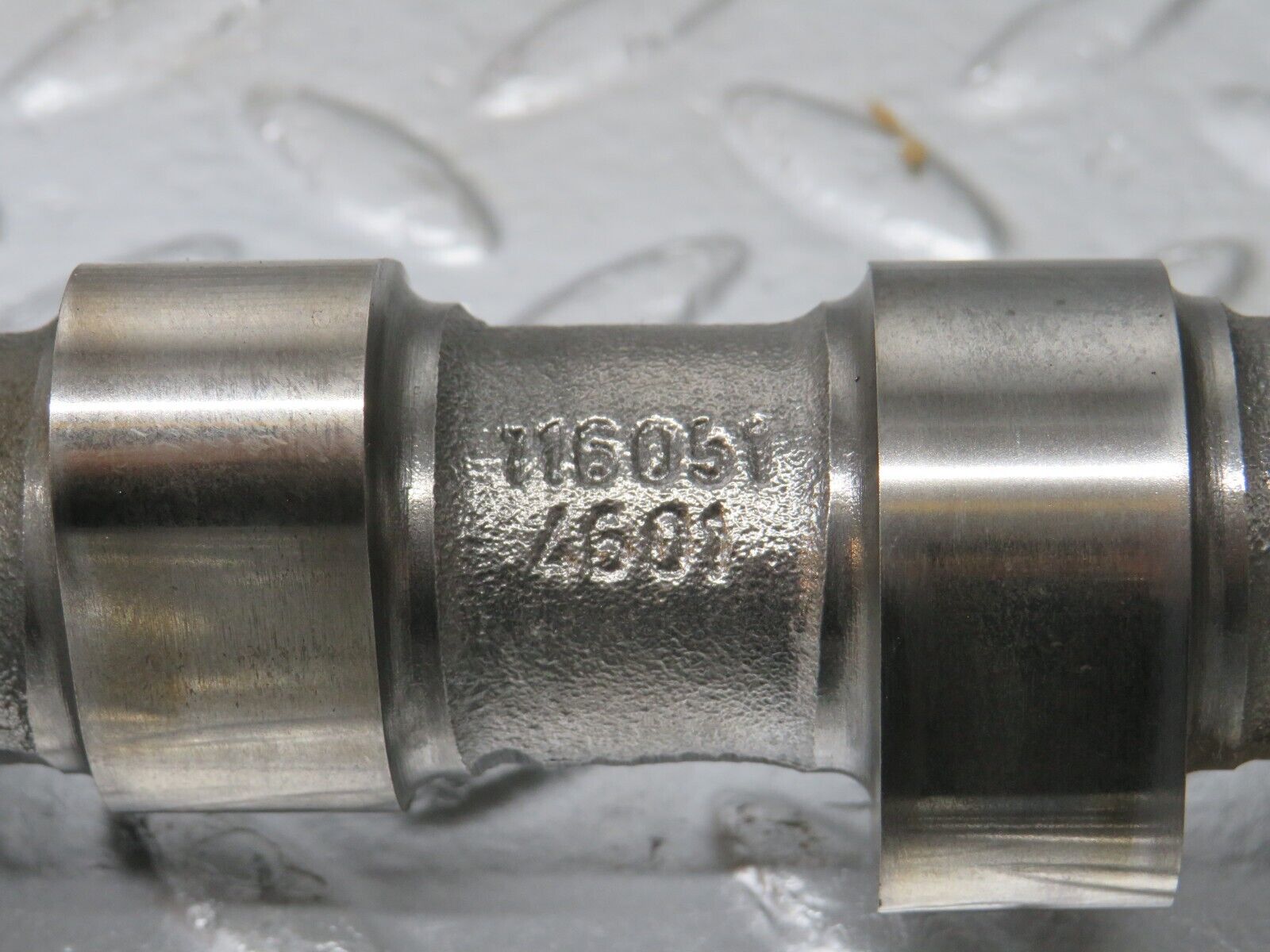 33023 Mercedes-Benz C107 R107 350 V8 Camshaft Left Side 1160514601