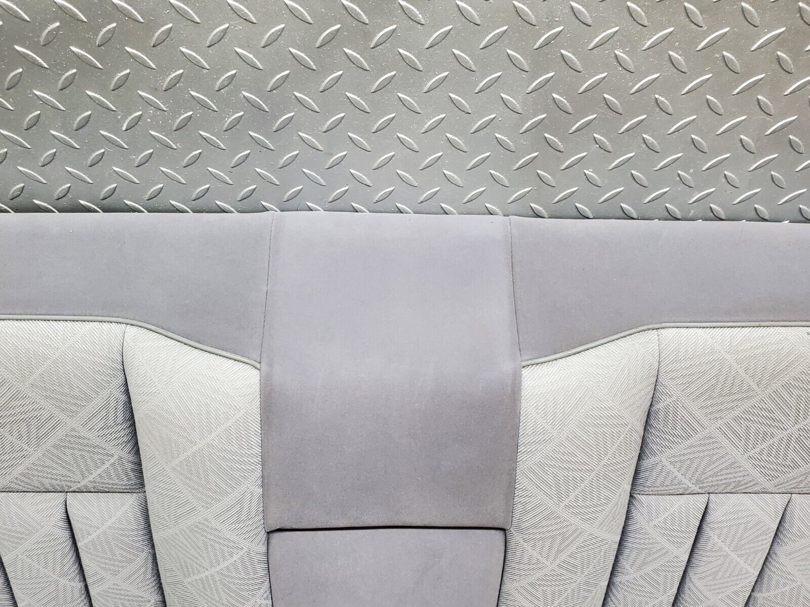 44738 Mercedes-Benz W124 220E Rear Seat 1249202216