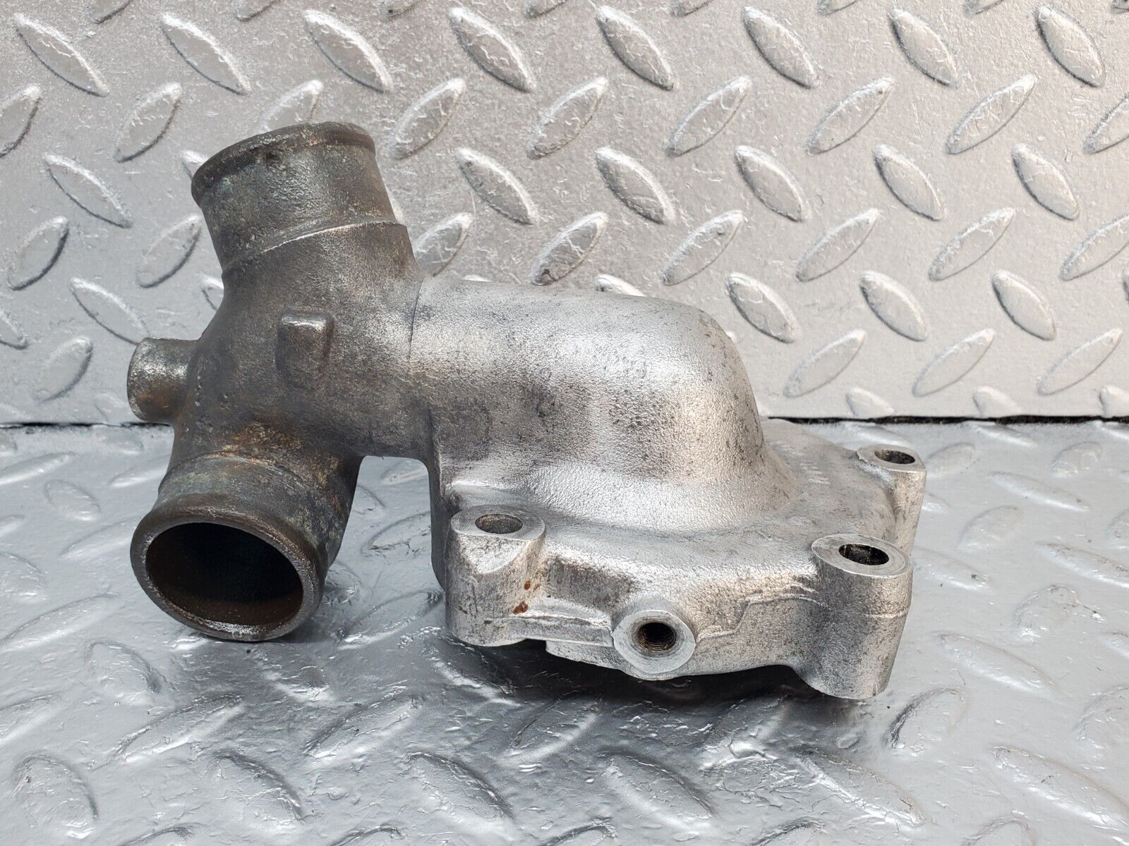 45358 Mercedes-Benz 280E M110.983 Water Pump Housing 1102010301