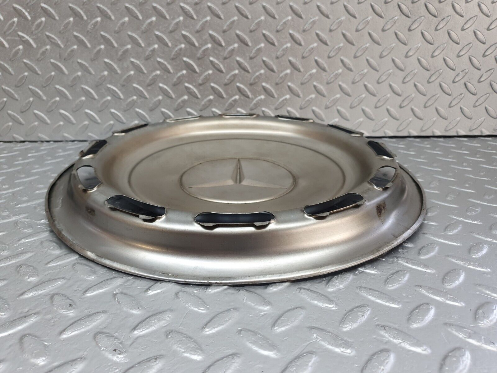 43230 Mercedes-Benz W108 280SE Wheel Hub Cap 14''