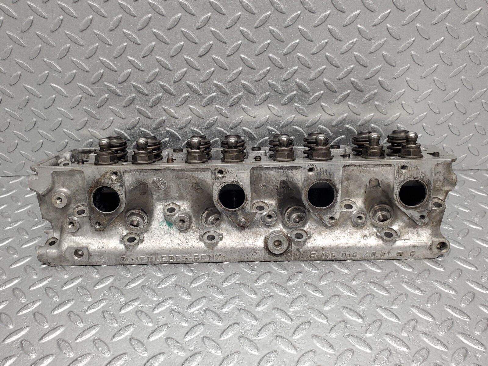 46317 Mercedes-Benz W126 420SE Cylinder Head Left Side 1160164001