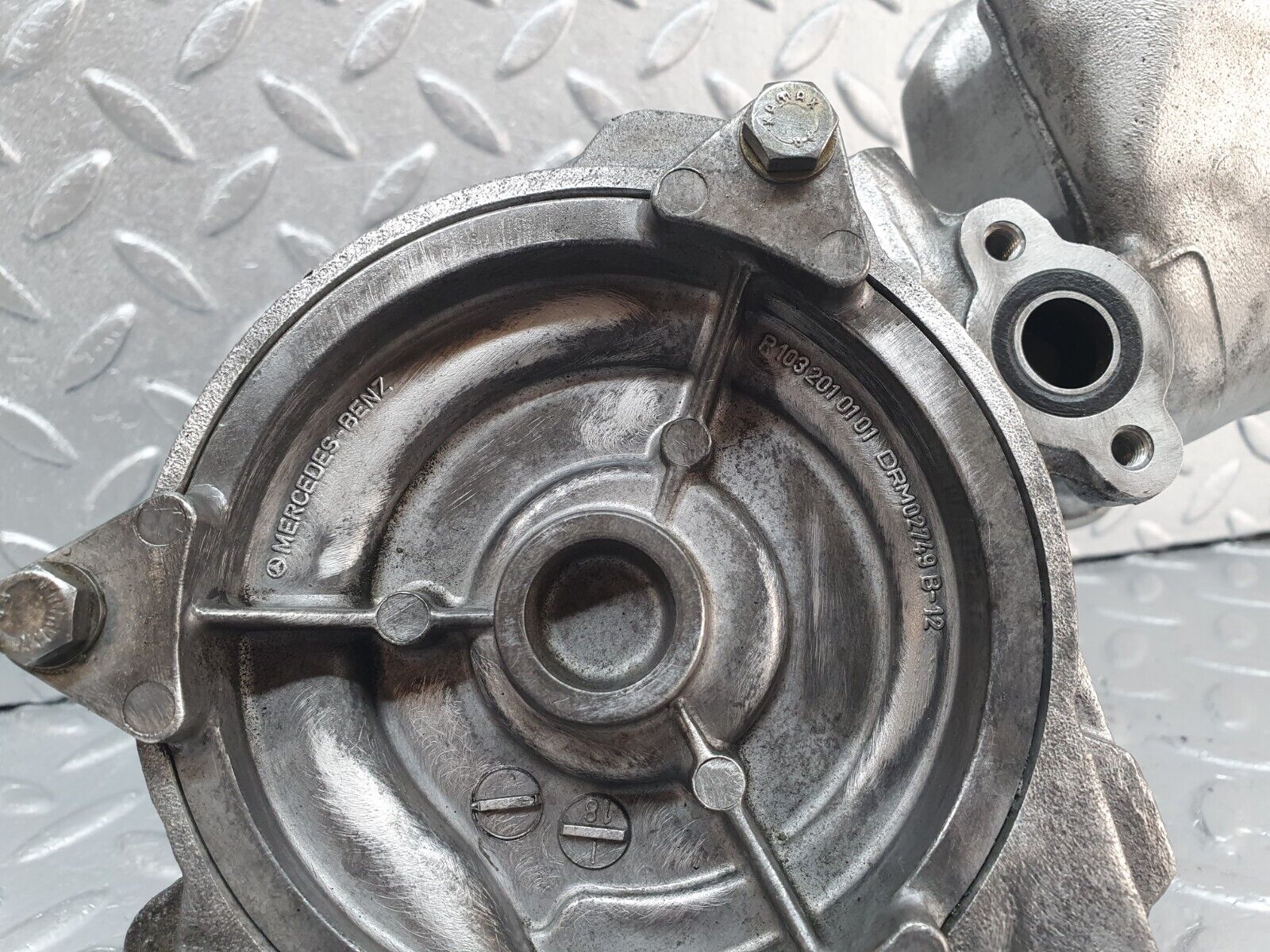 42460 Mercedes-Benz R129 320SL Coupe Water Pump 1032010101