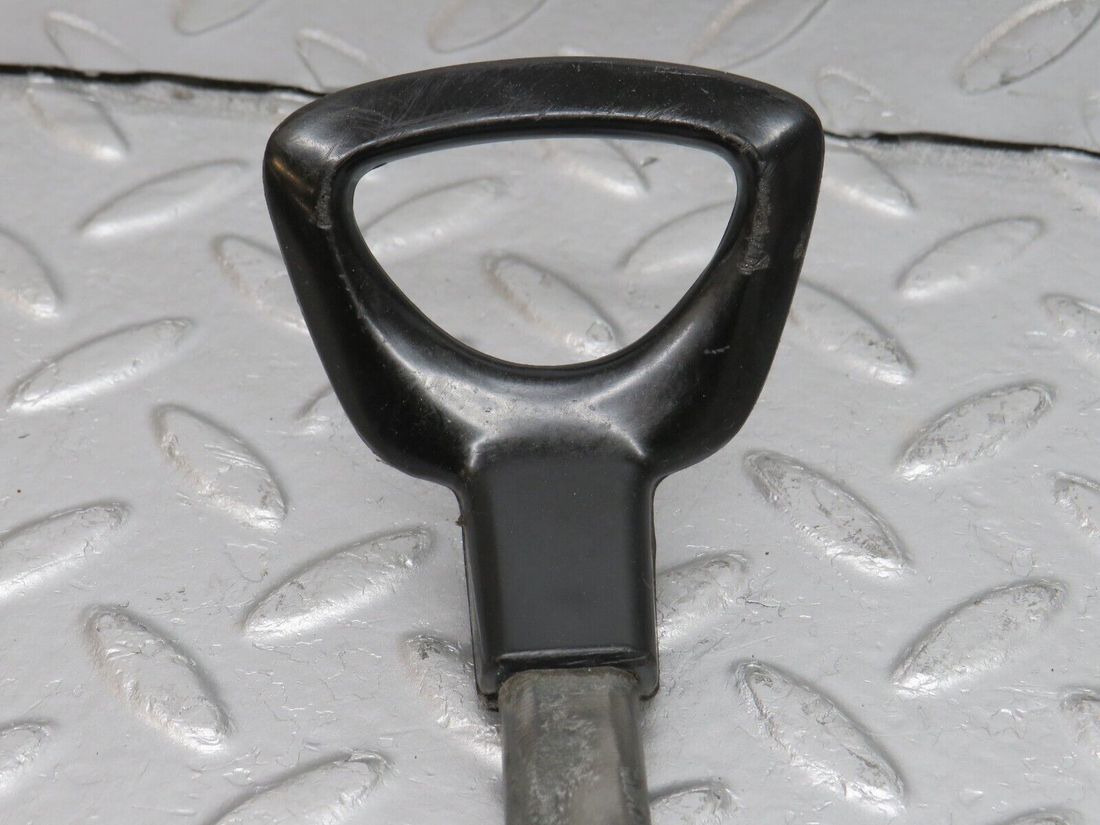 33202 Mercedes-Benz C107 R107 Front Right Seat Sliding Adjust Handle