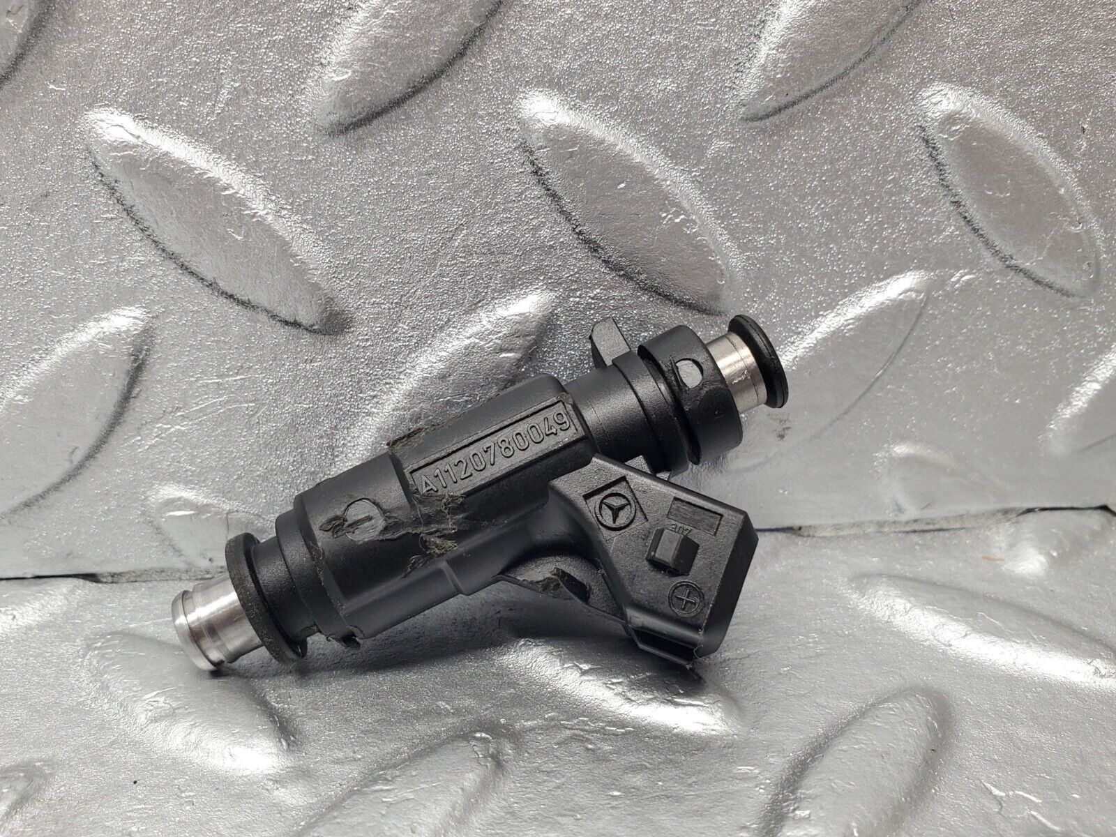 46779 Mercedes-Benz R129 320SL Coupe Fuel Injector Bosch 0280155742 1120780049