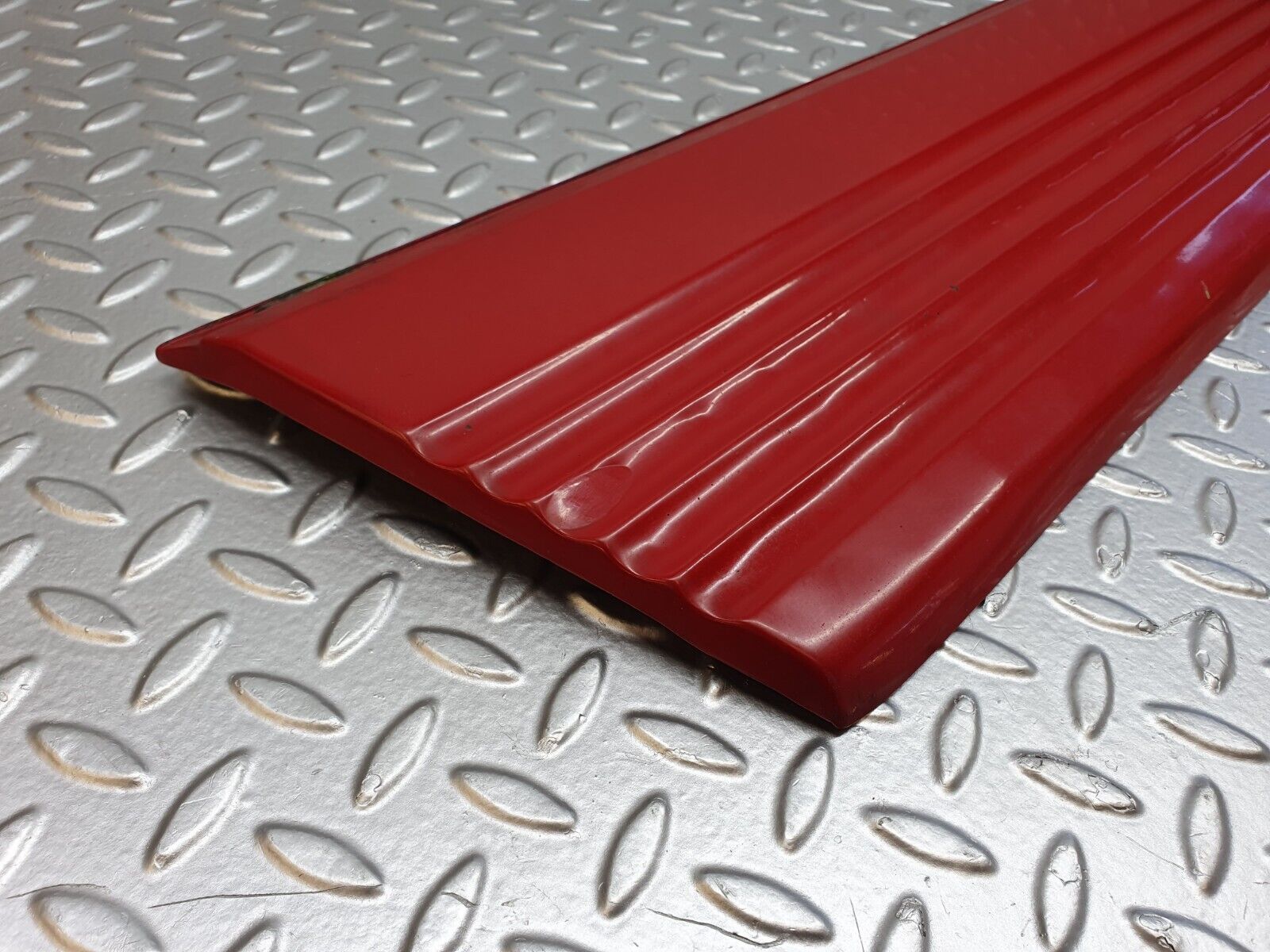 43789 Mercedes-Benz C126 380SEC Coupe Left Door Lower Moulding Trim 1266901140