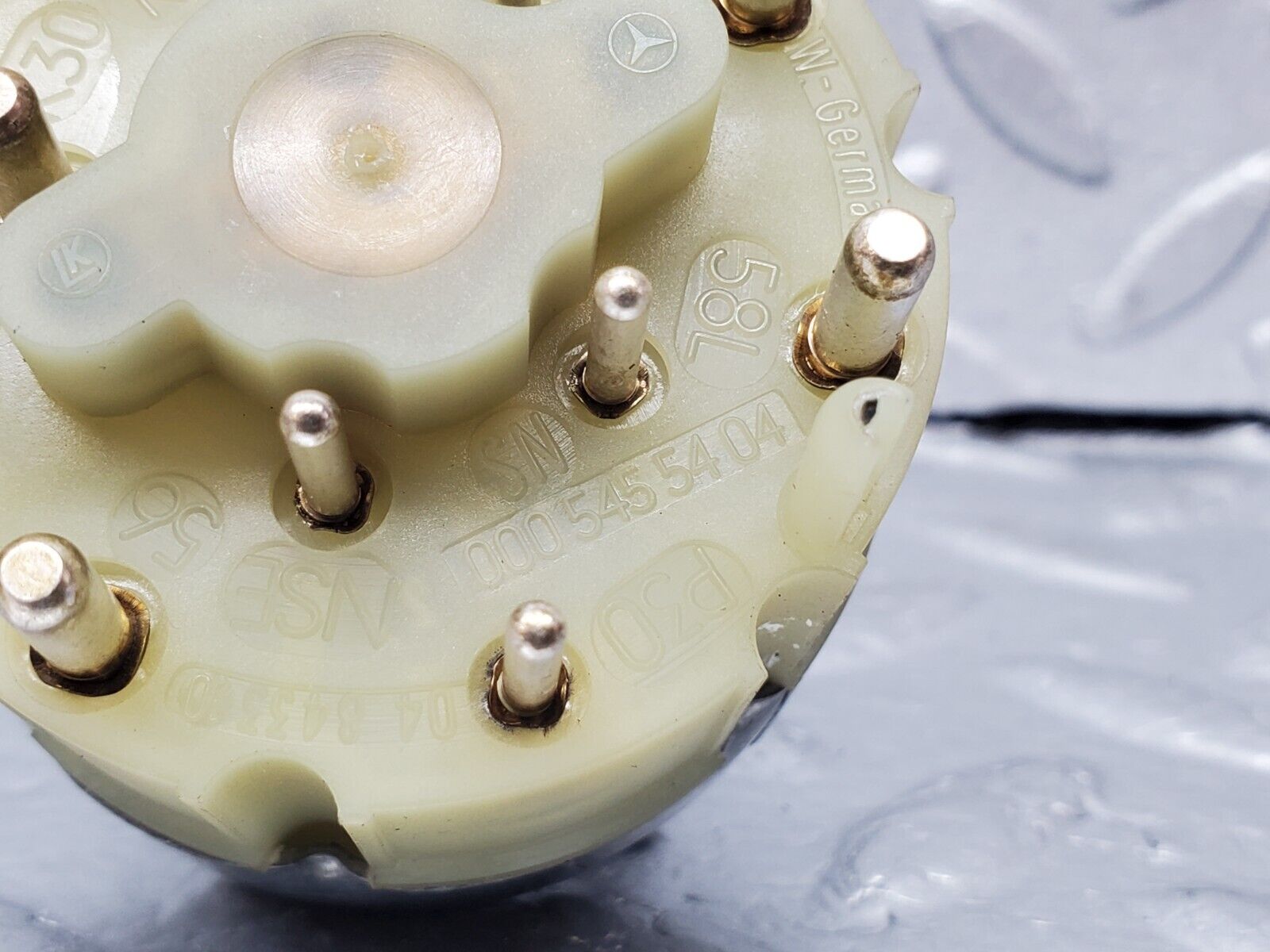 45639 Mercedes-Benz W126 420SE Headlight Switch 0005455404