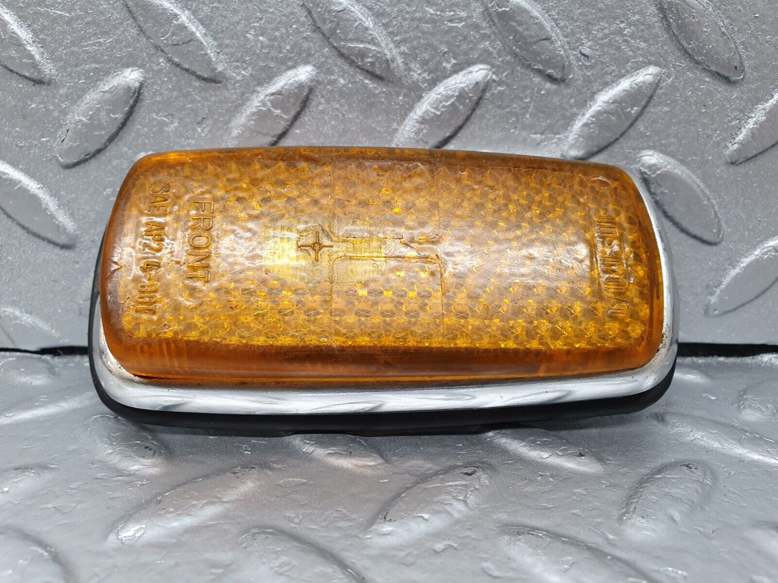 43120 Mercedes-Benz W108 280SE Front Right Side Position Light 0008260441