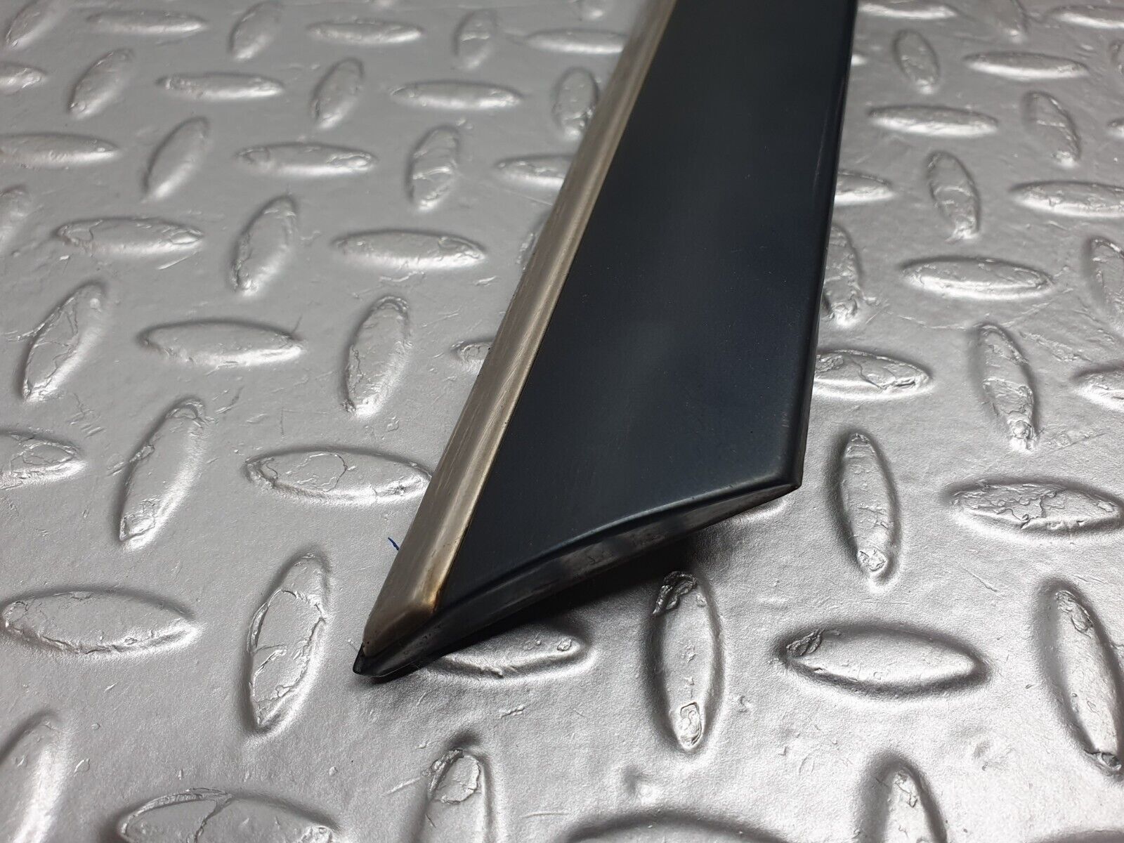 41806 Mercedes-Benz W202 C200 Rear Right Door Centre Moulding Trim 2026909862