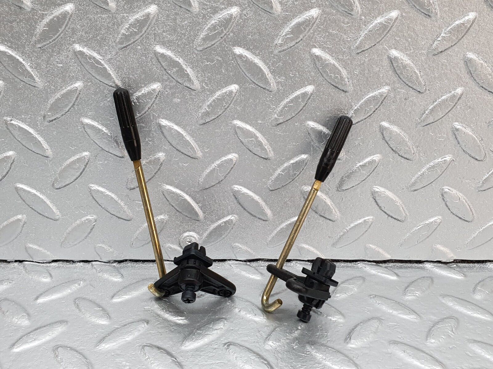 42103 Mercedes-Benz W202 C200 Rear Door Lock Knob Pair 2107300221