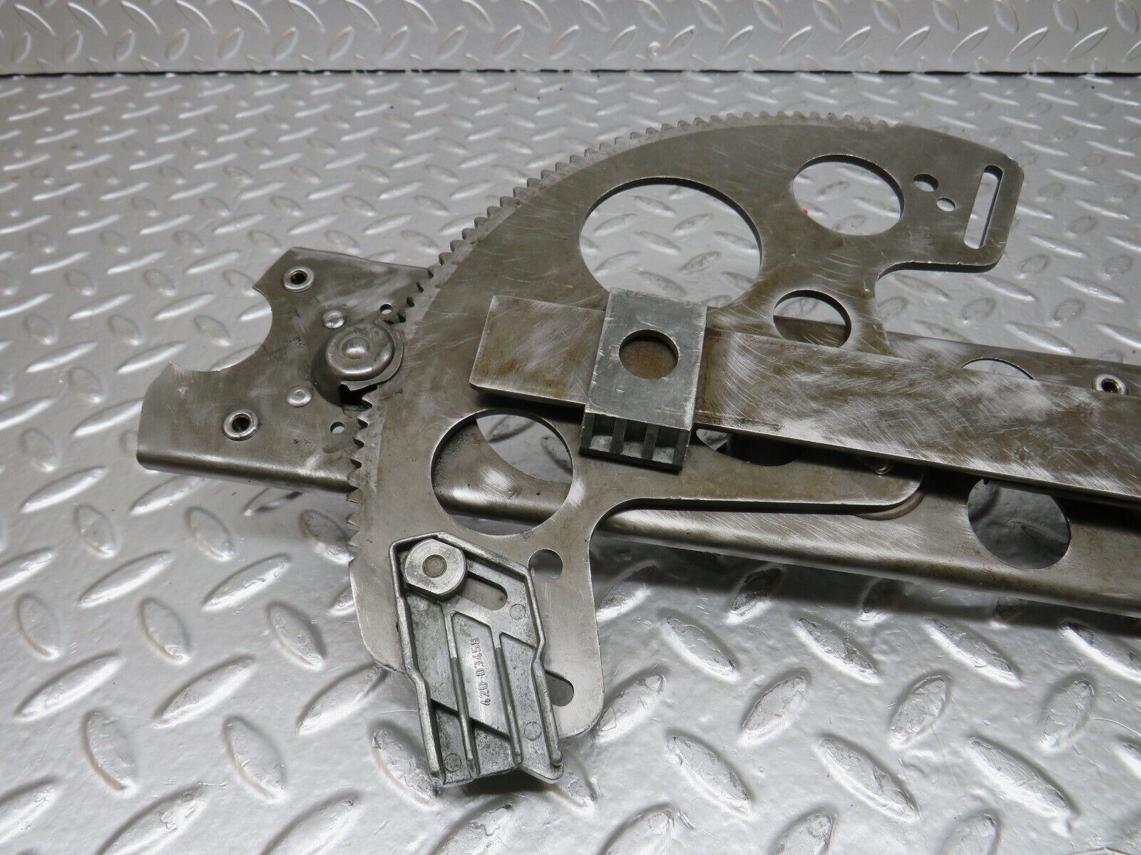 25075 Mercedes-Benz R107 C107 Front Right Manual Window Regulator 1077250602