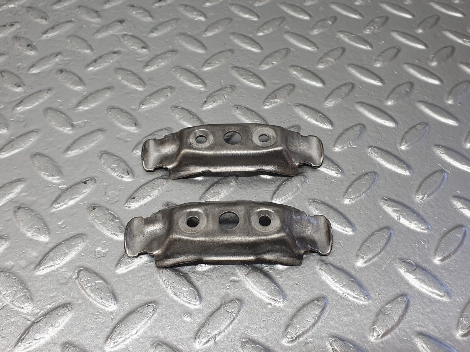 42507 Mercedes-Benz R129 320SL Coupe Fuel Pump Fuel Filter Holder Bracket