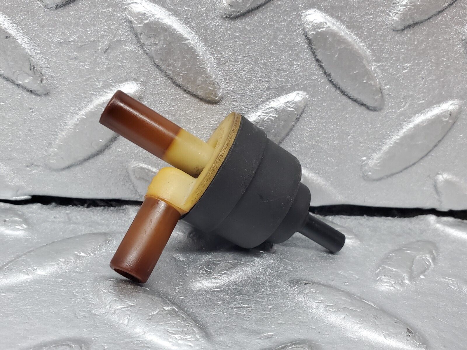 45343 Mercedes-Benz 280E M110.983 Vacuum Valve Solenoid