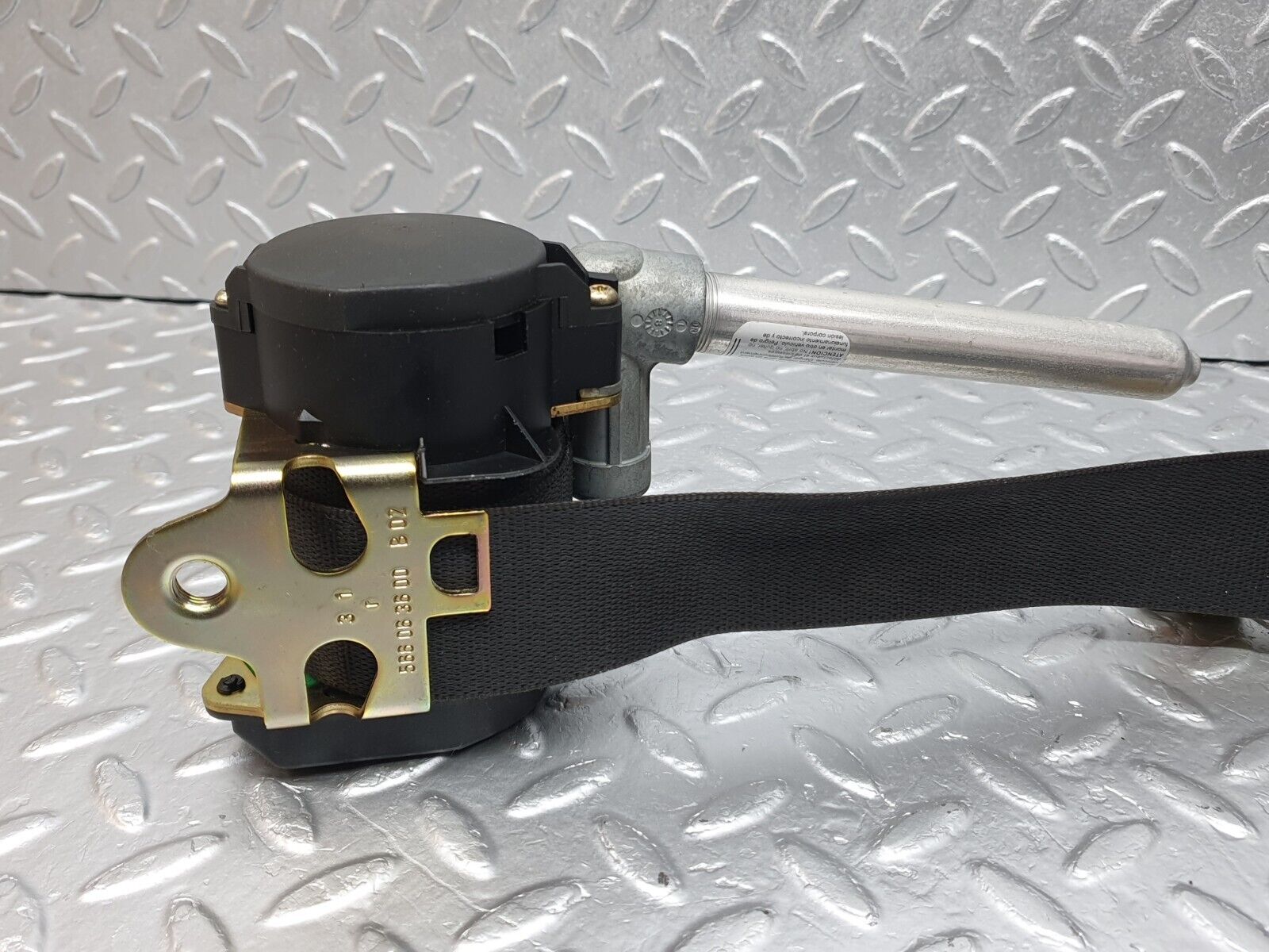 41985 Mercedes-Benz W202 C200 Front Left Seat Belt With Buckles 2018680222 1248600088 2088600369