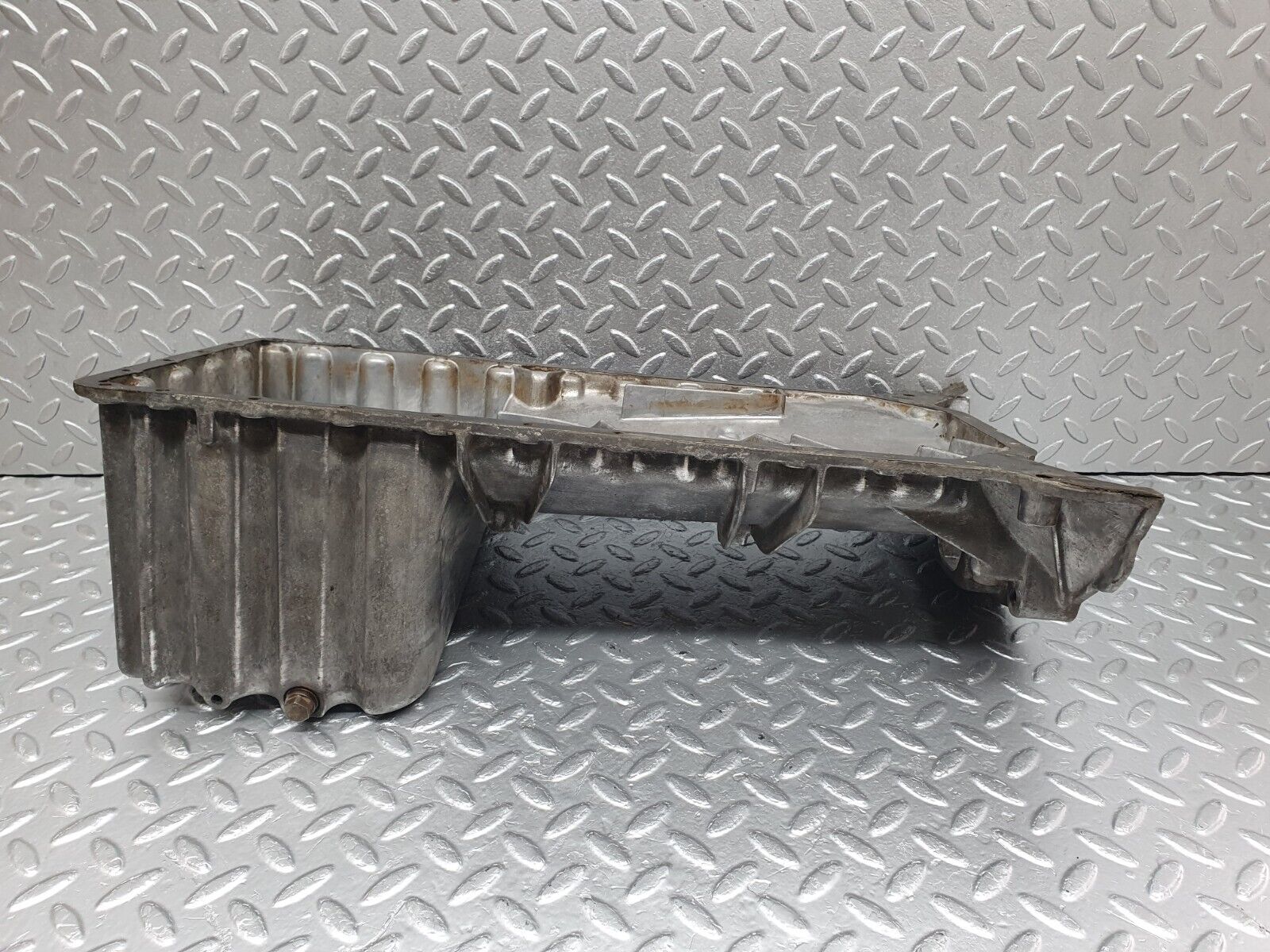 44001 Mercedes-Benz C123 230CE Coupe Oil Pan Oil Sump 1020141702