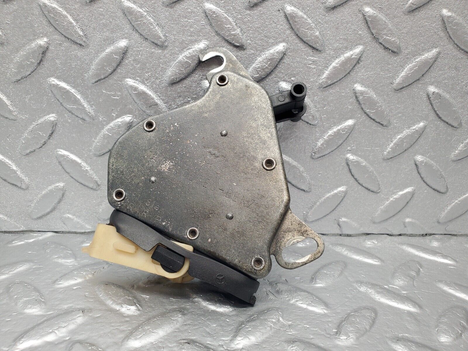 46307 Mercedes-Benz W124 280E Reverse Light Switch 0005403945 1235450142